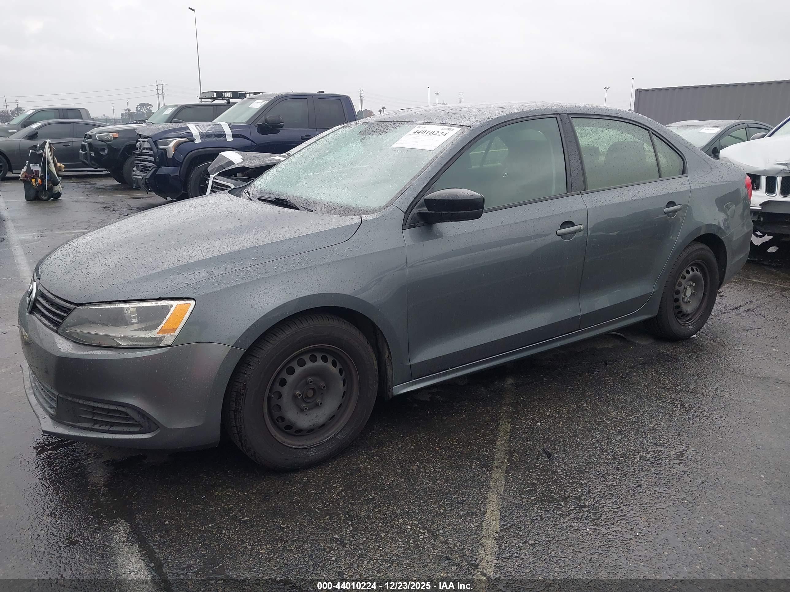 VOLKSWAGEN JETTA image 2