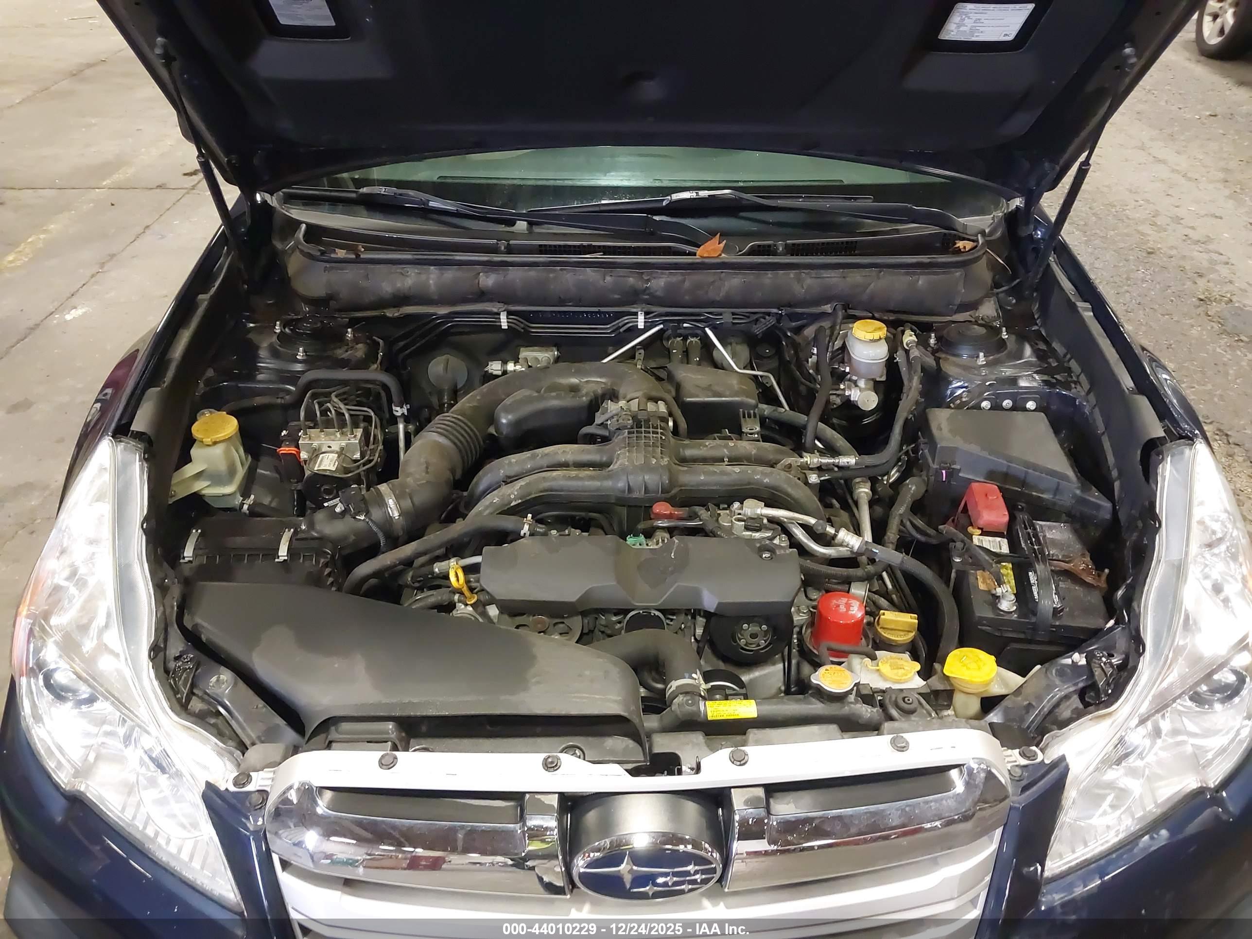 SUBARU OUTBACK image 10