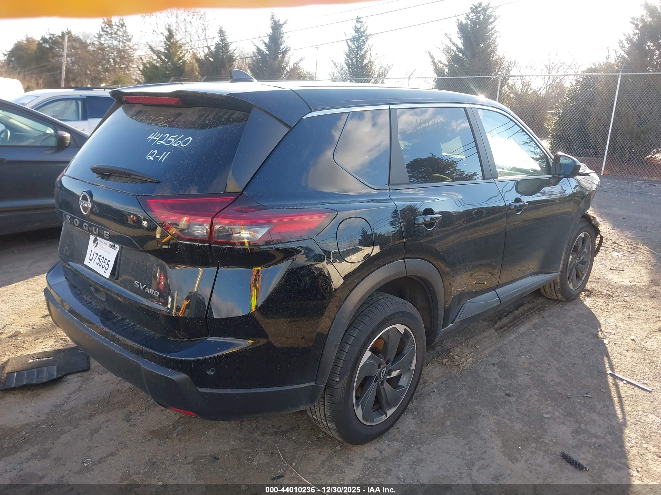 NISSAN ROGUE image 4