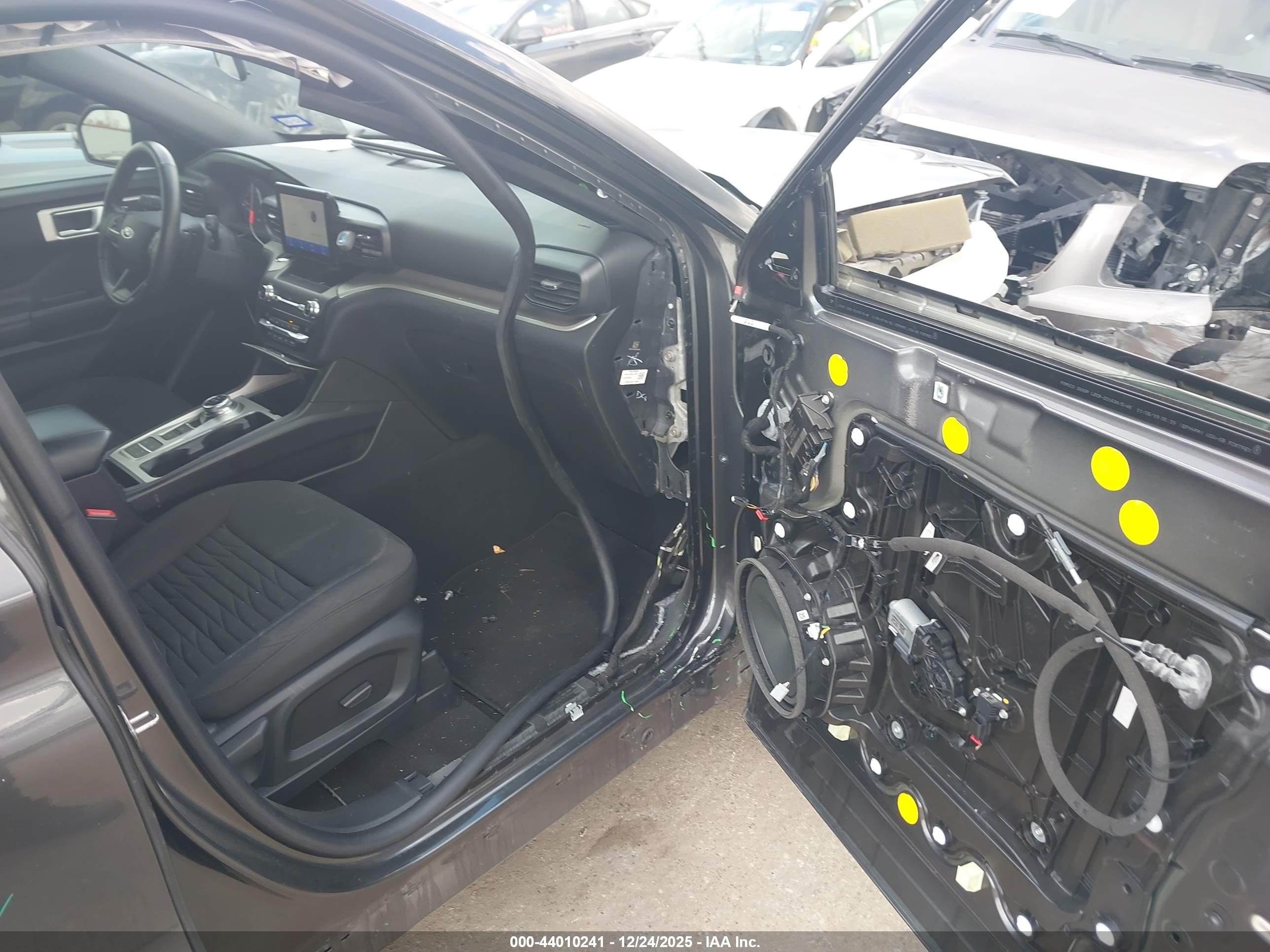 FORD EXPLORER image 5