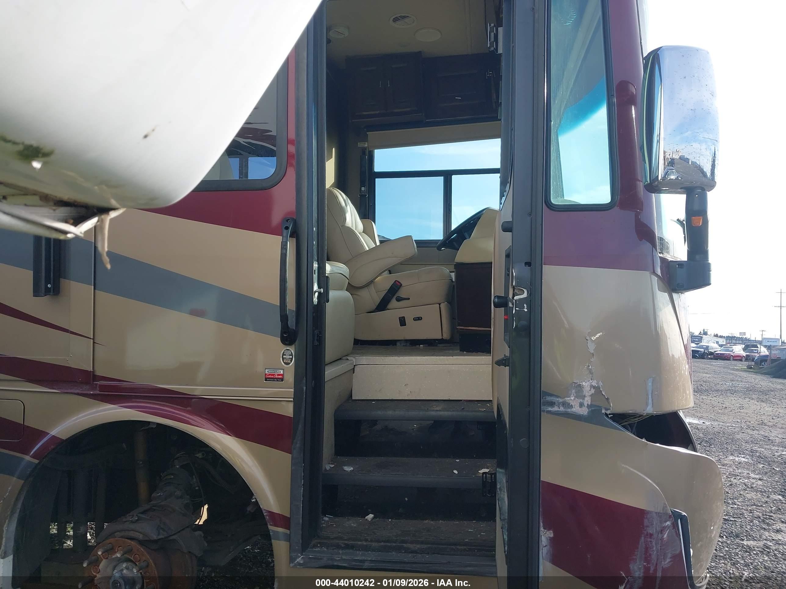 FREIGHTLINER CHASSIS image 5