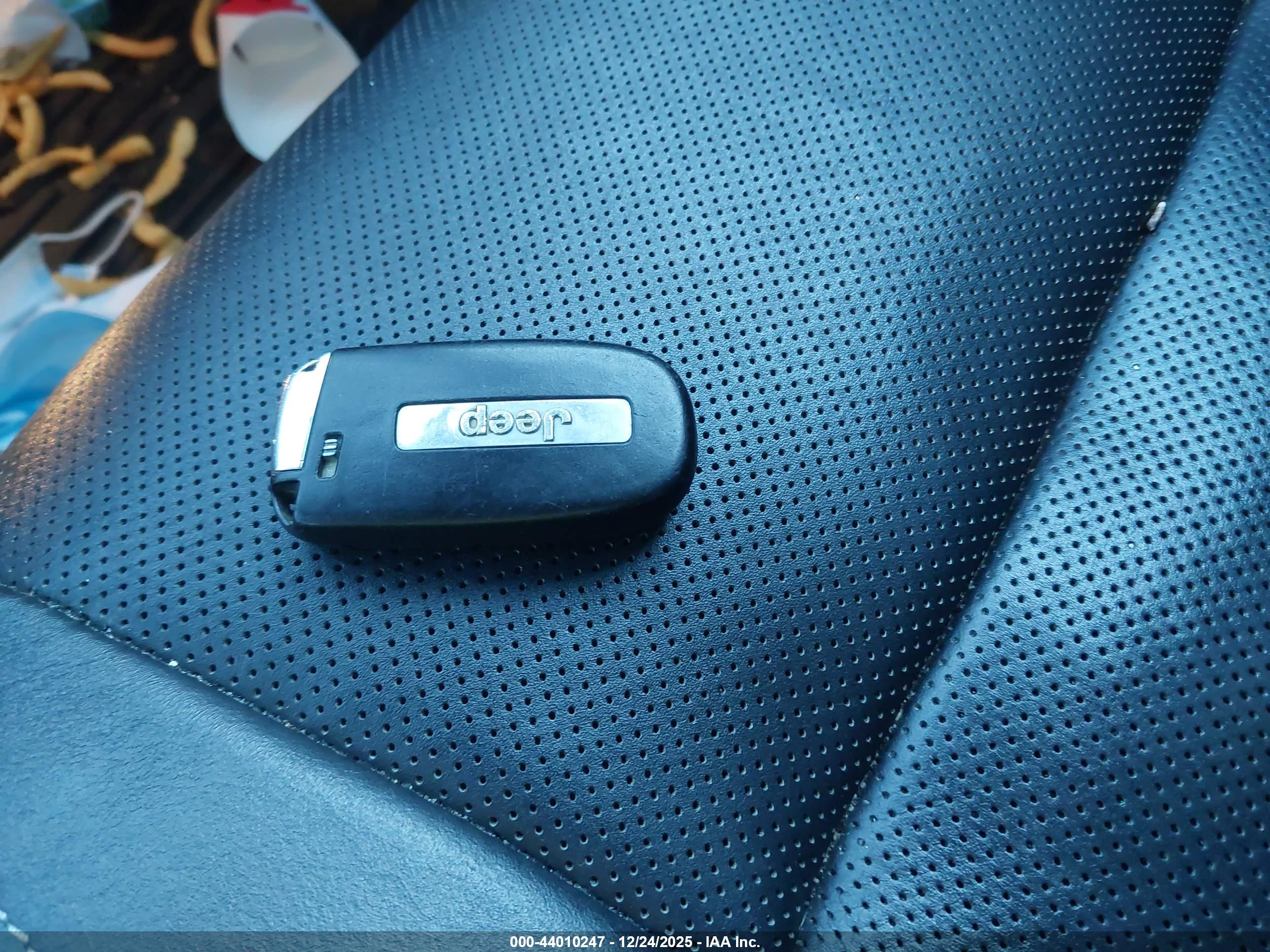 JEEP GRAND image 11