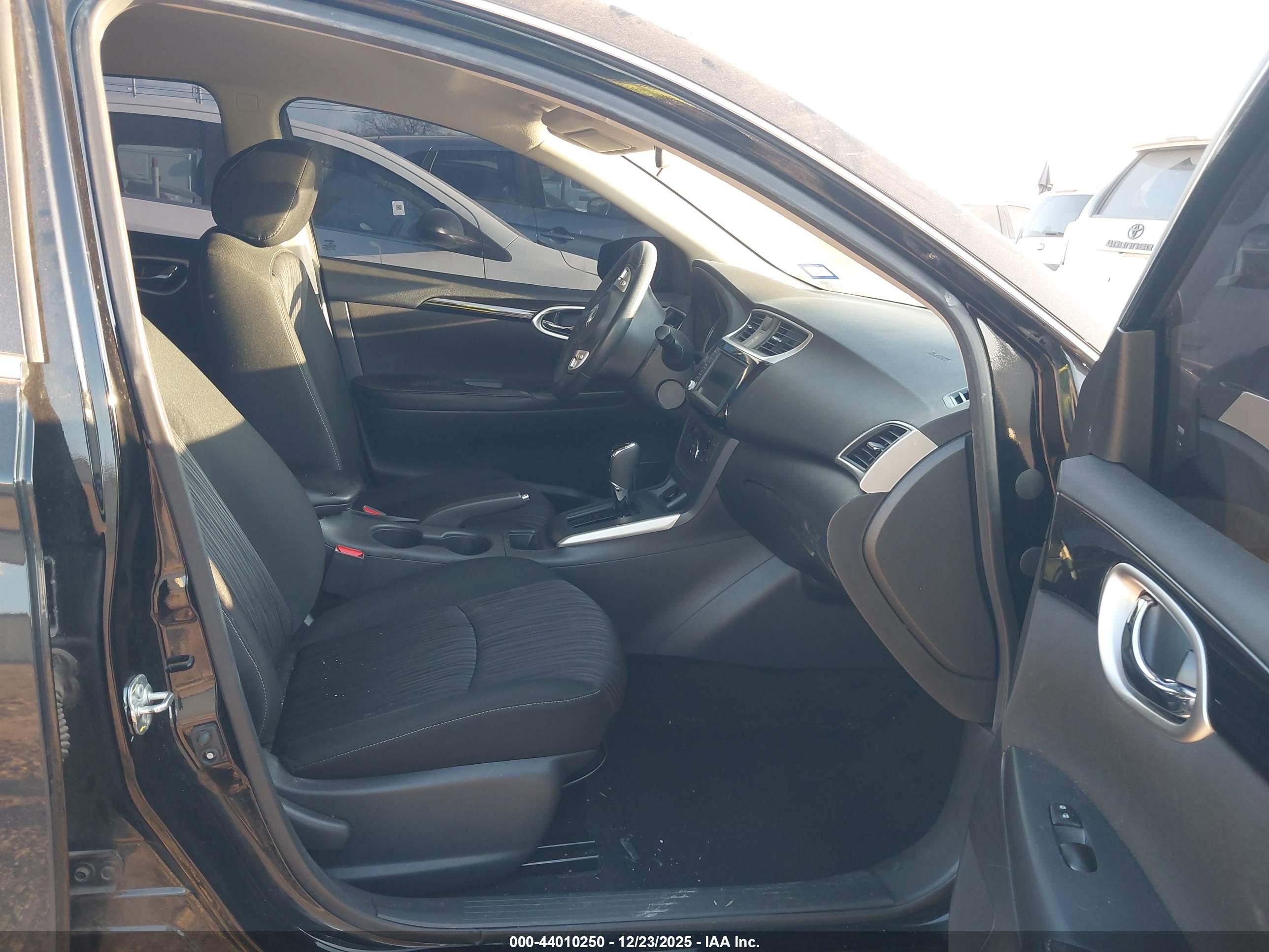 NISSAN SENTRA image 5