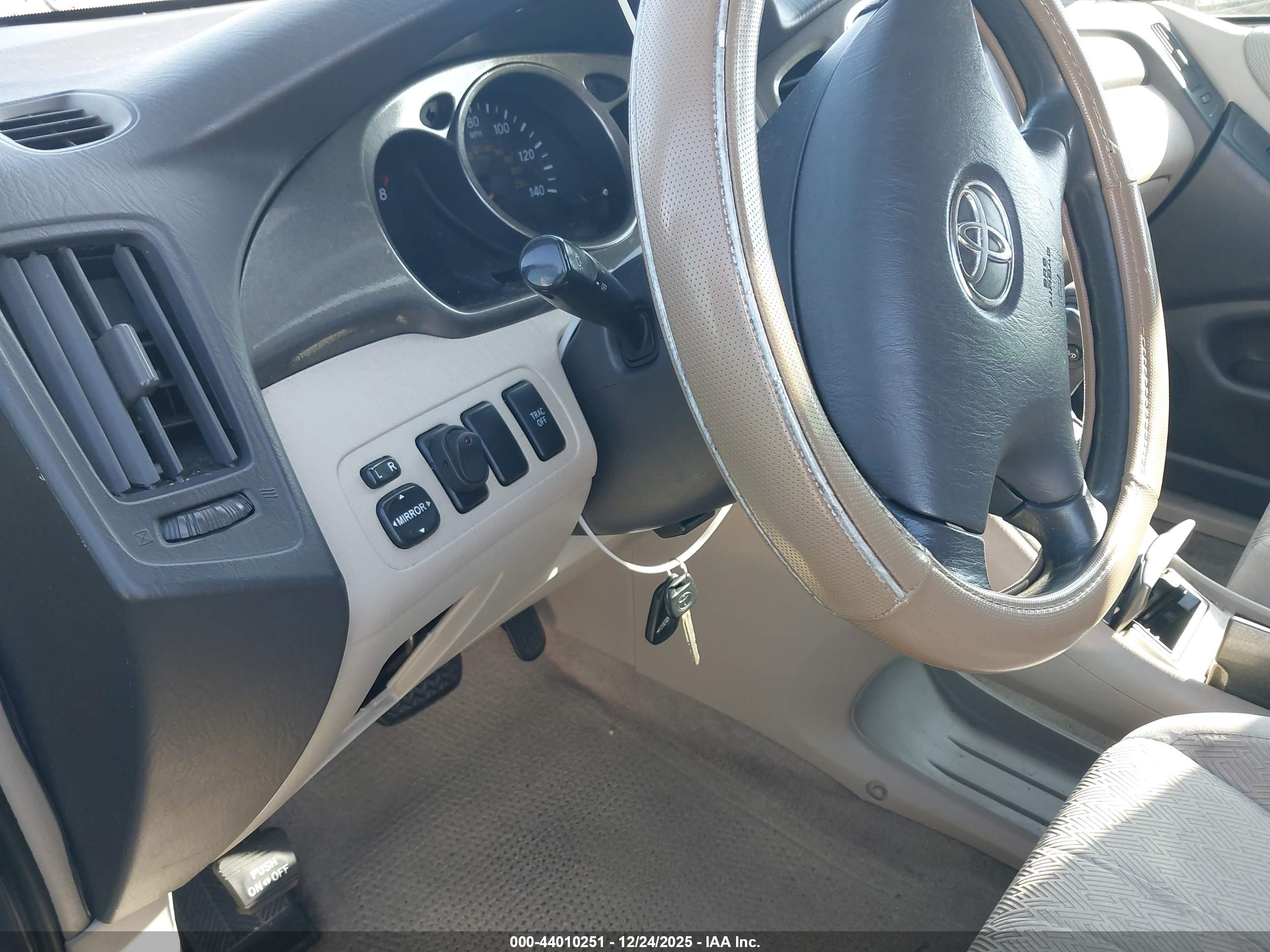 TOYOTA HIGHLANDER image 11