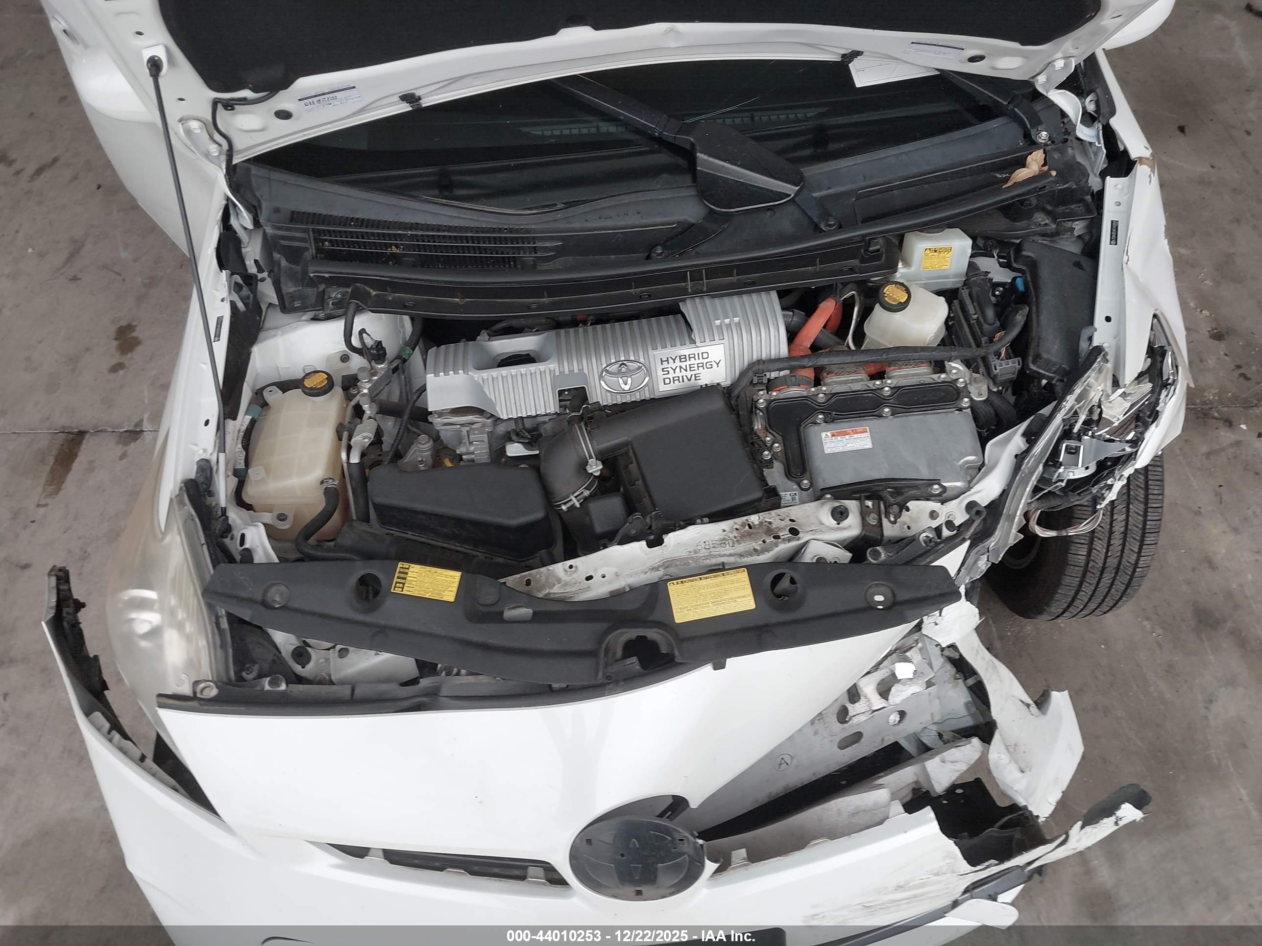 TOYOTA PRIUS image 10