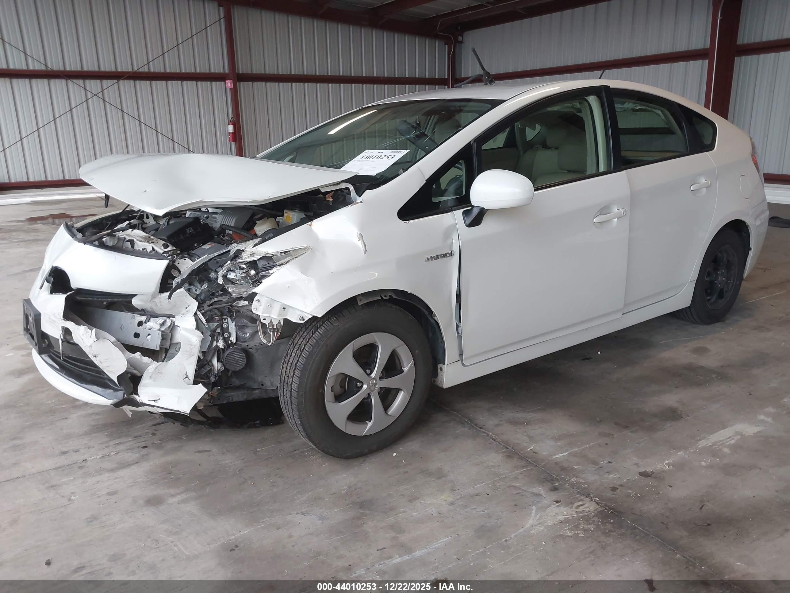 TOYOTA PRIUS image 2