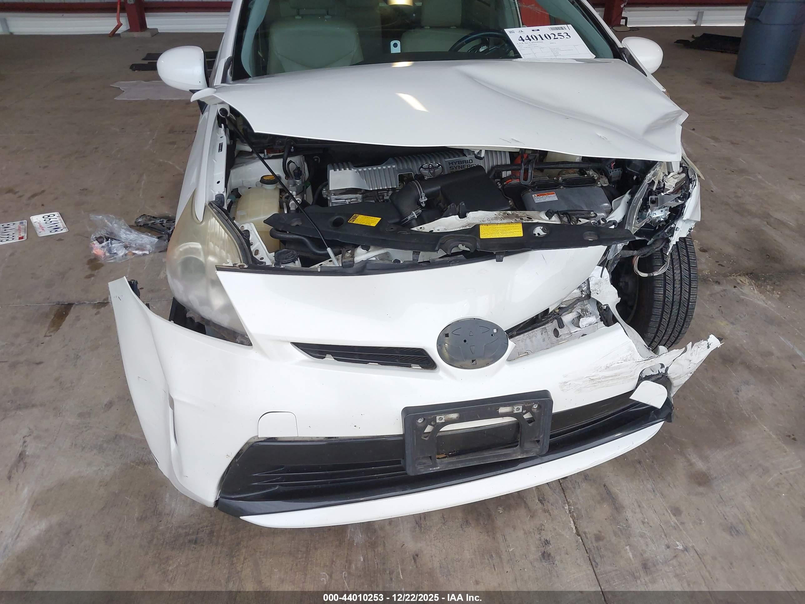 TOYOTA PRIUS image 6