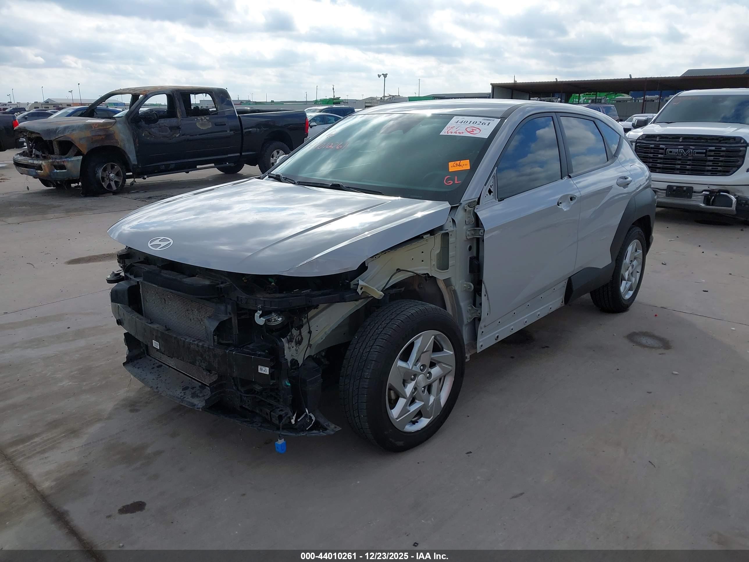 HYUNDAI KONA image 2