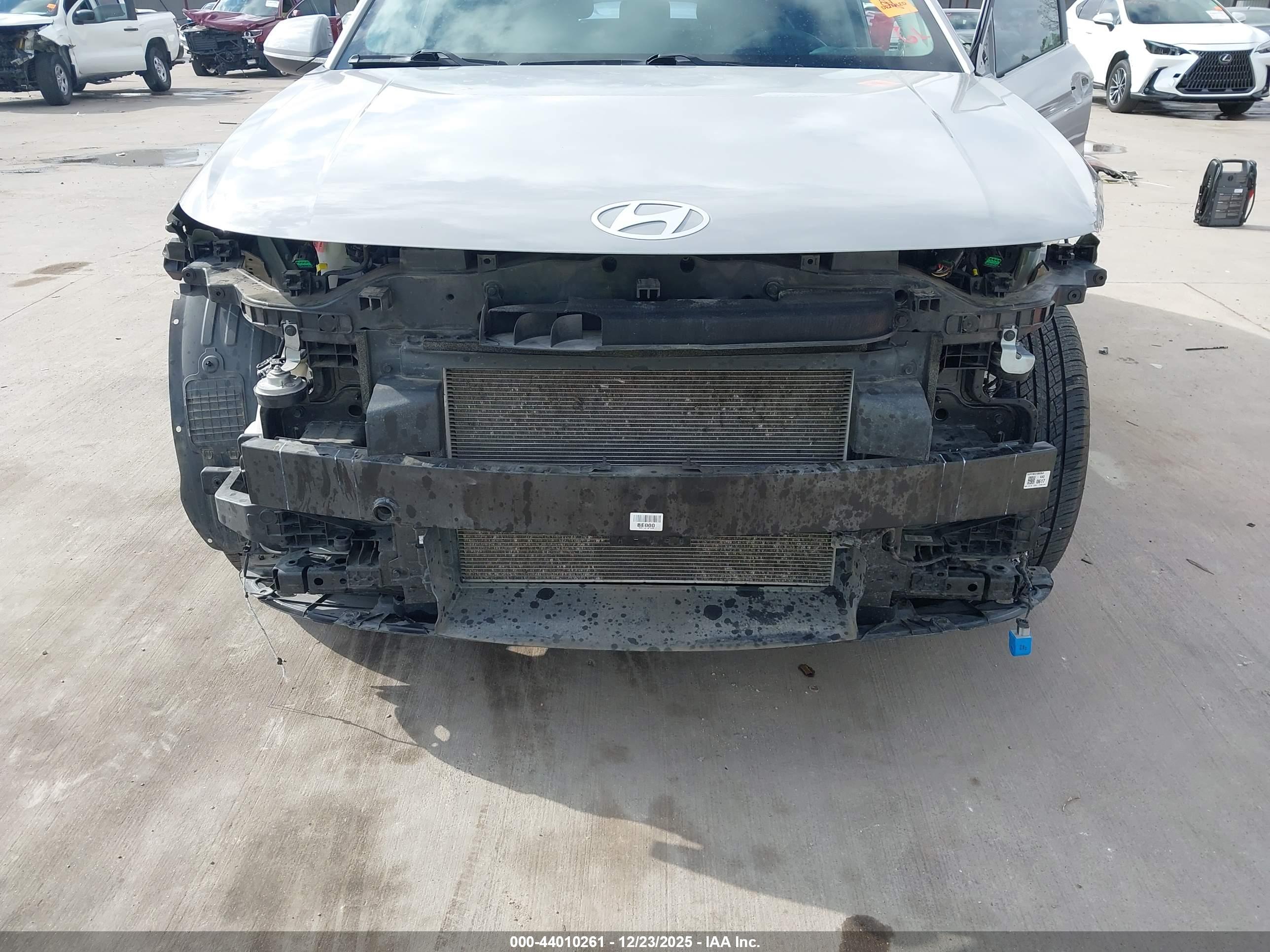 HYUNDAI KONA image 6