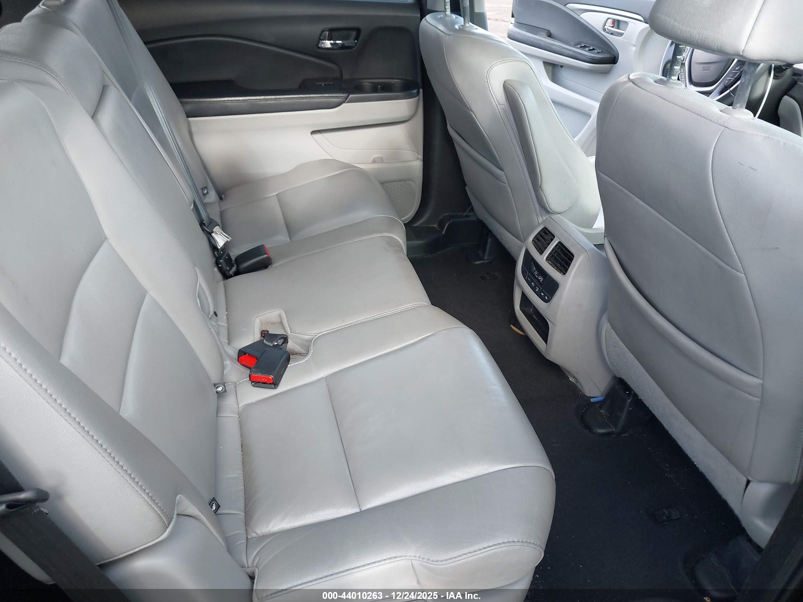 HONDA PILOT image 8