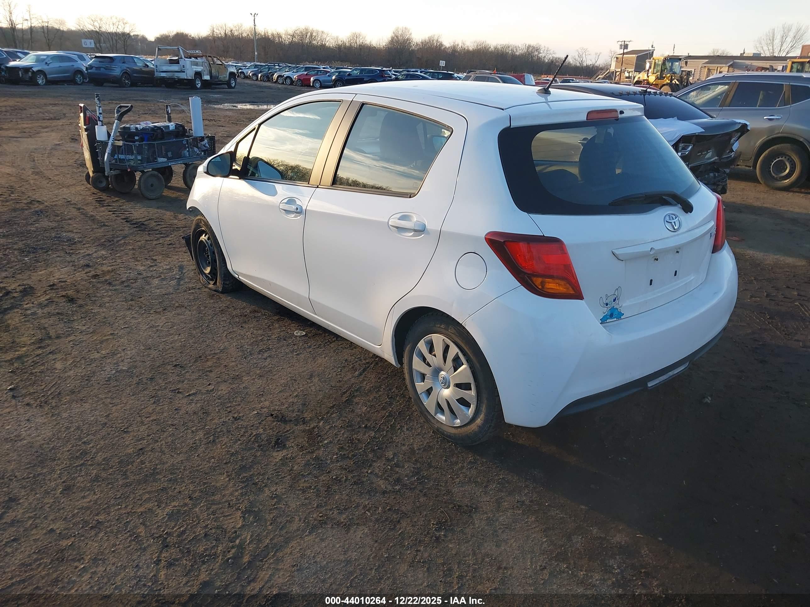 TOYOTA YARIS image 3
