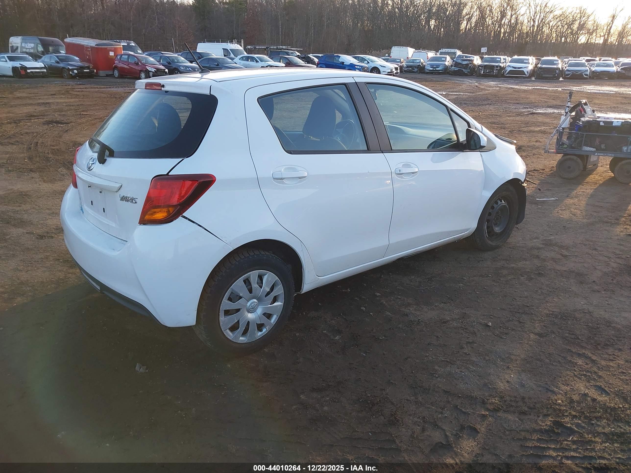 TOYOTA YARIS image 4
