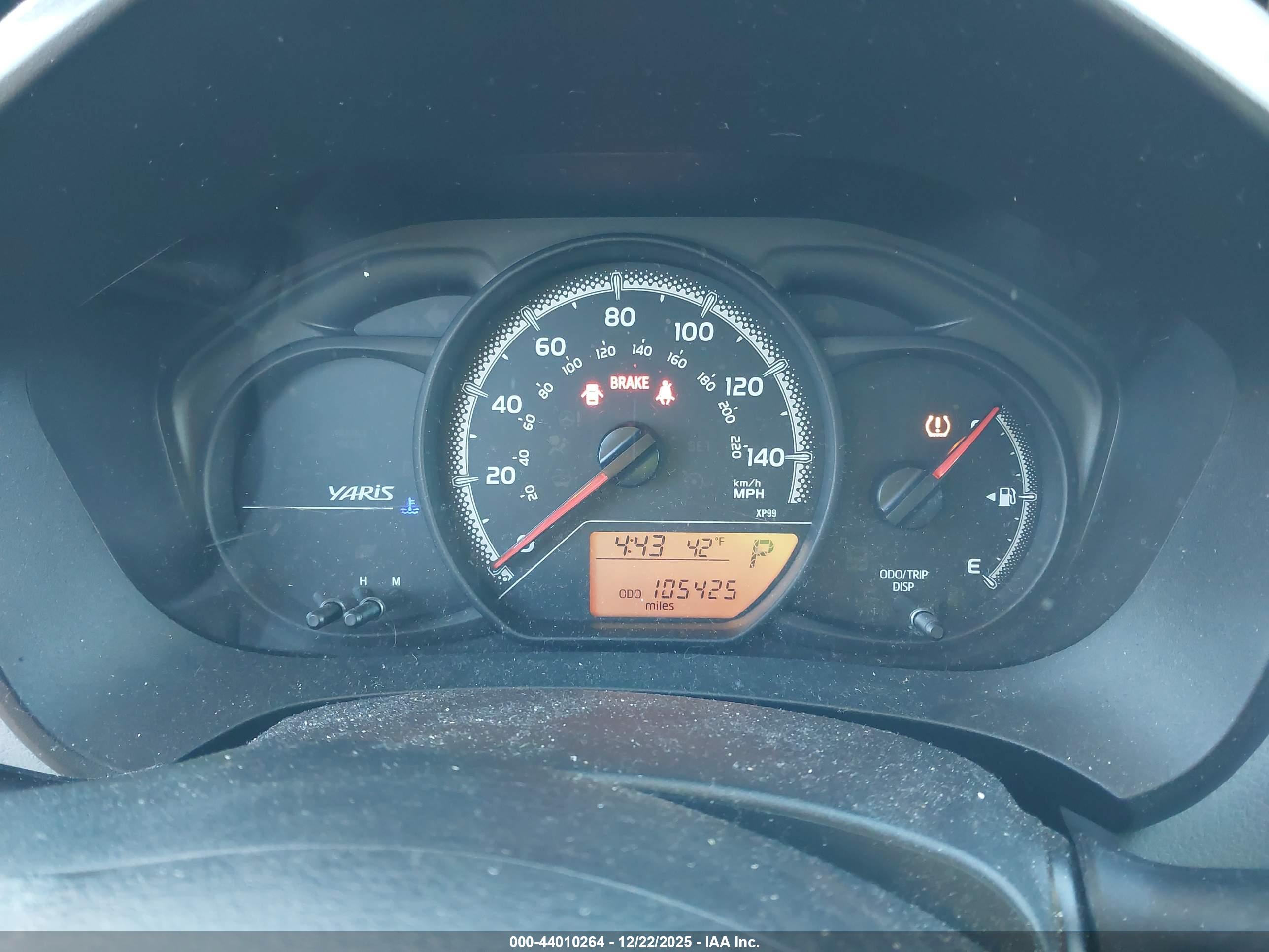 TOYOTA YARIS image 7