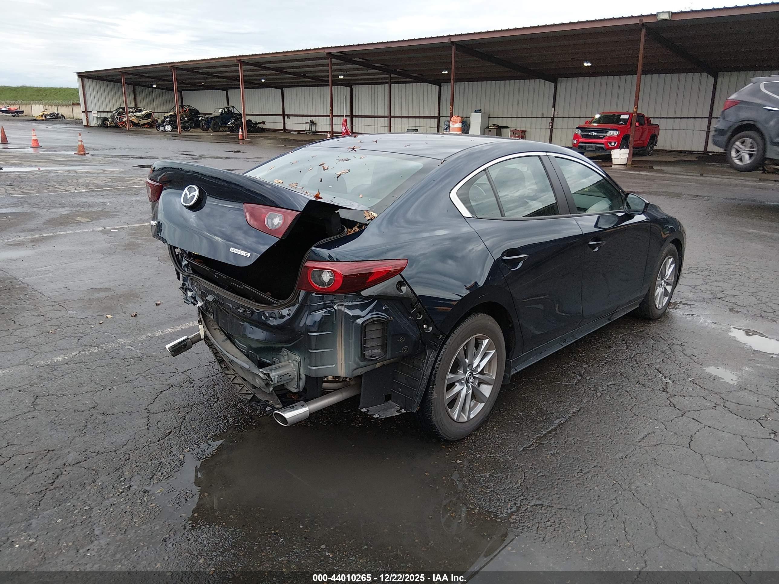 MAZDA MAZDA3 image 4