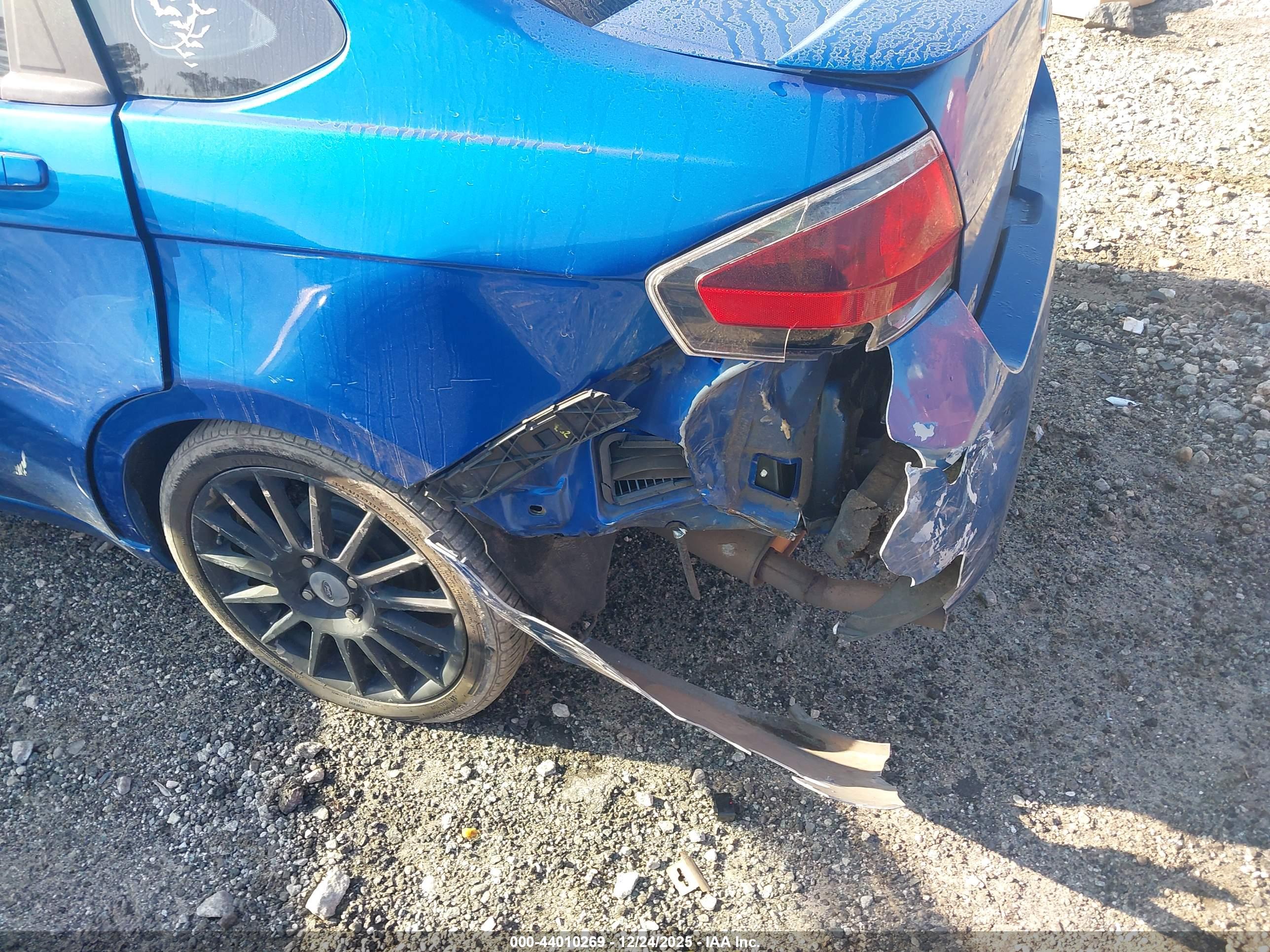 FORD FOCUS image 6