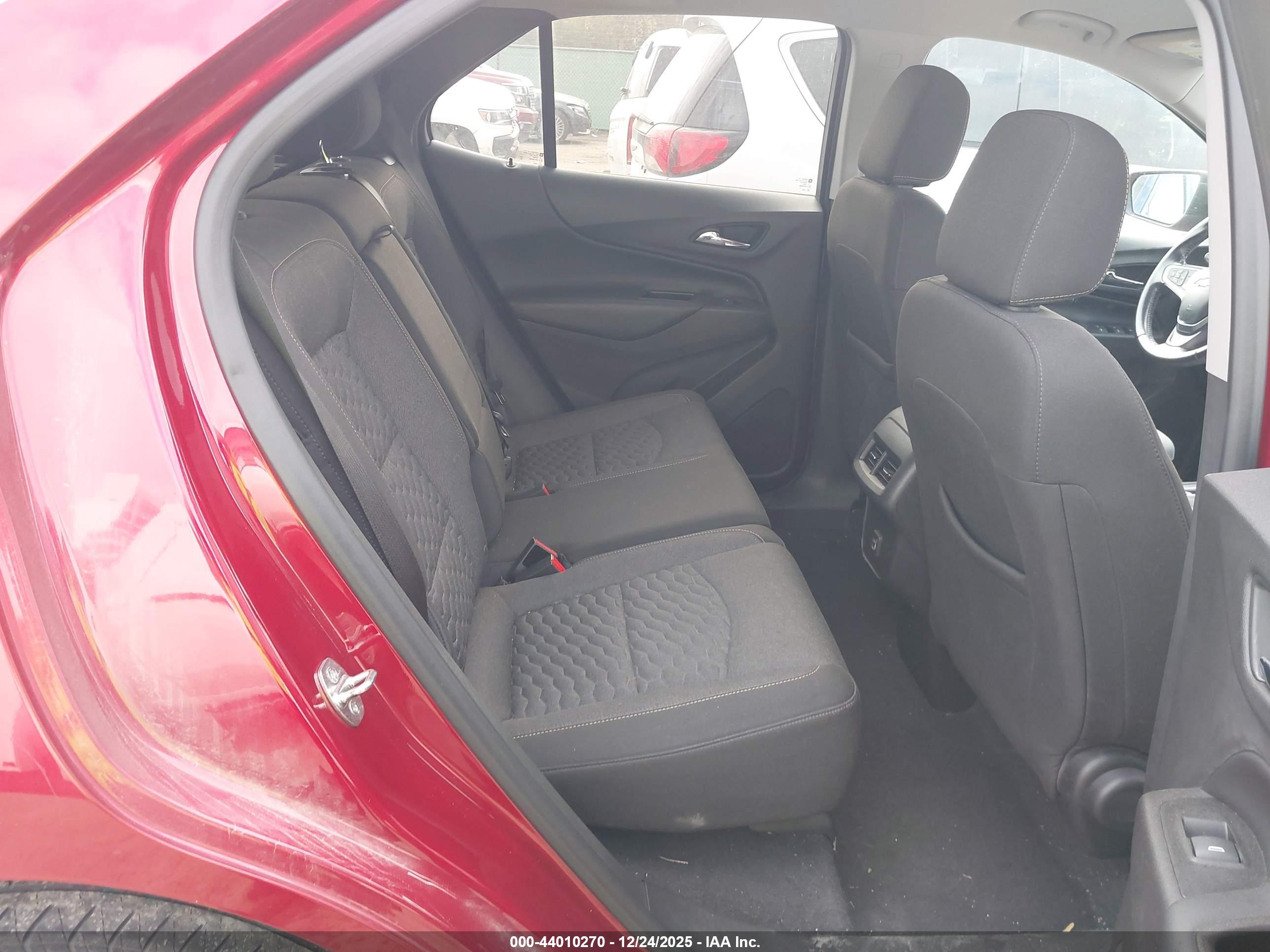 CHEVROLET EQUINOX image 8