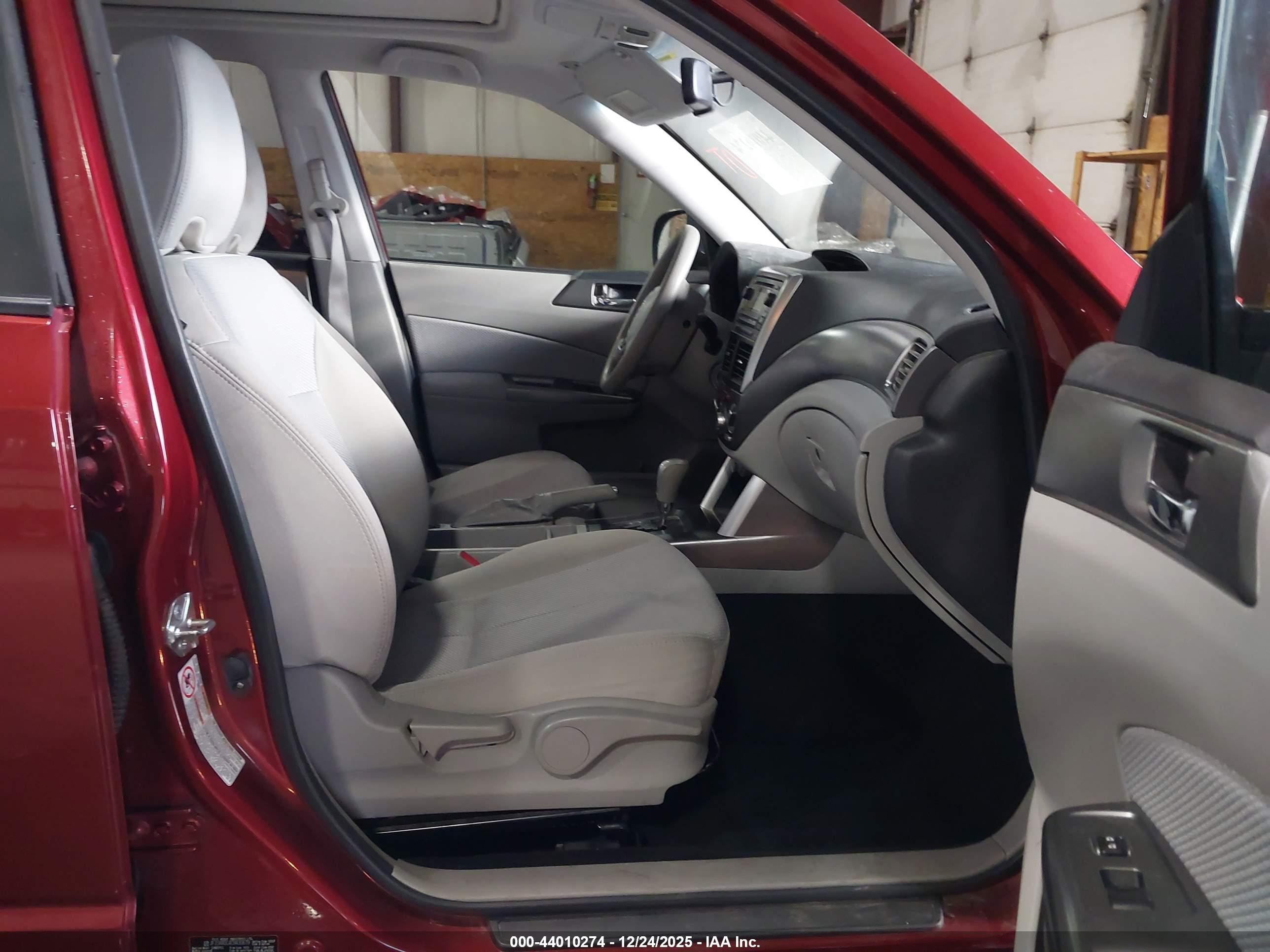 SUBARU FORESTER image 5