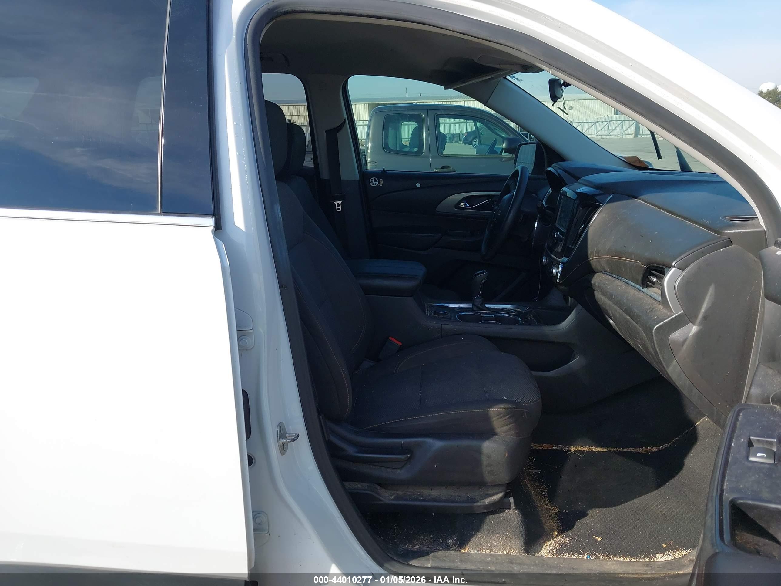 CHEVROLET TRAVERSE image 5