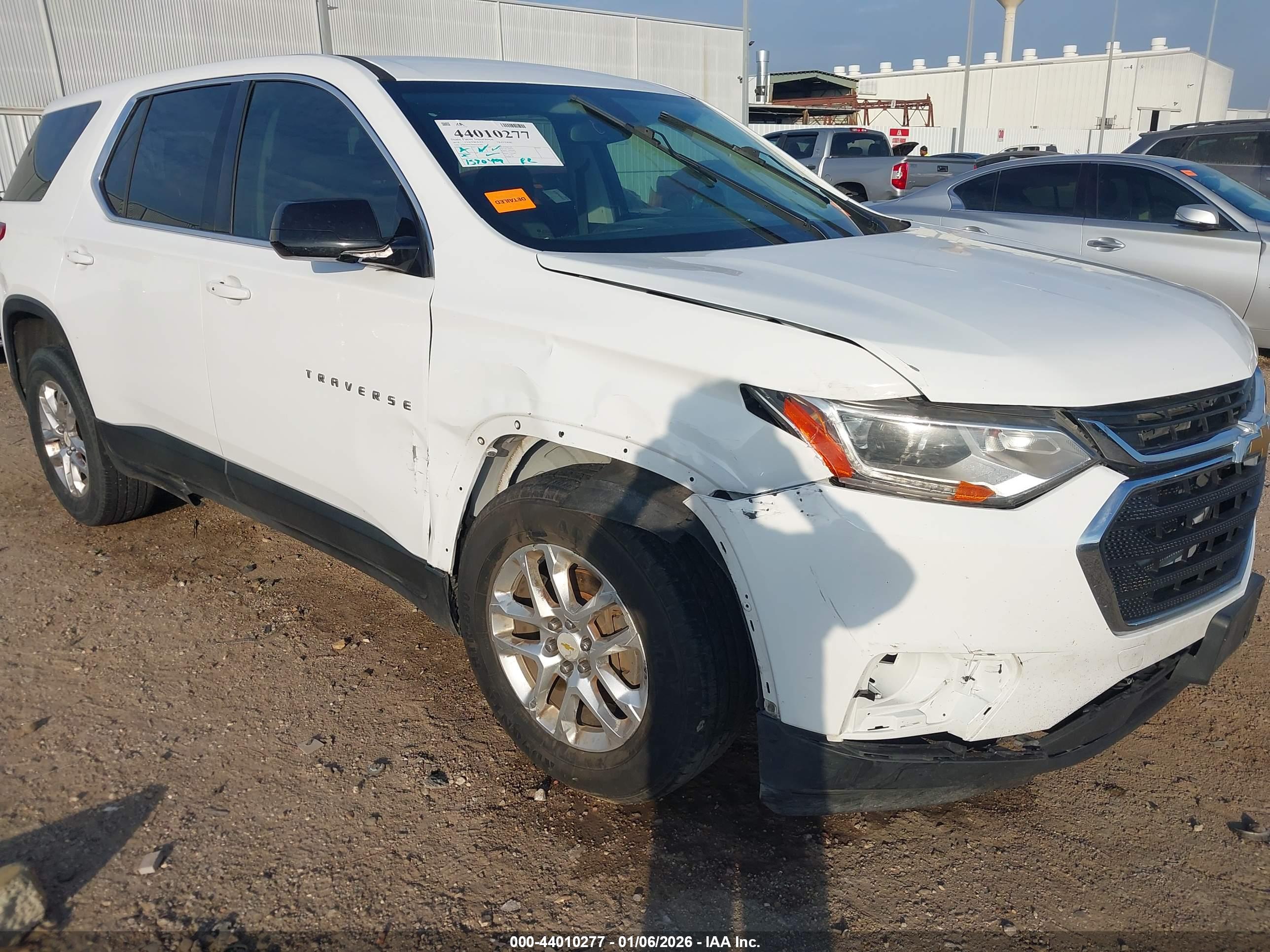 CHEVROLET TRAVERSE image 6