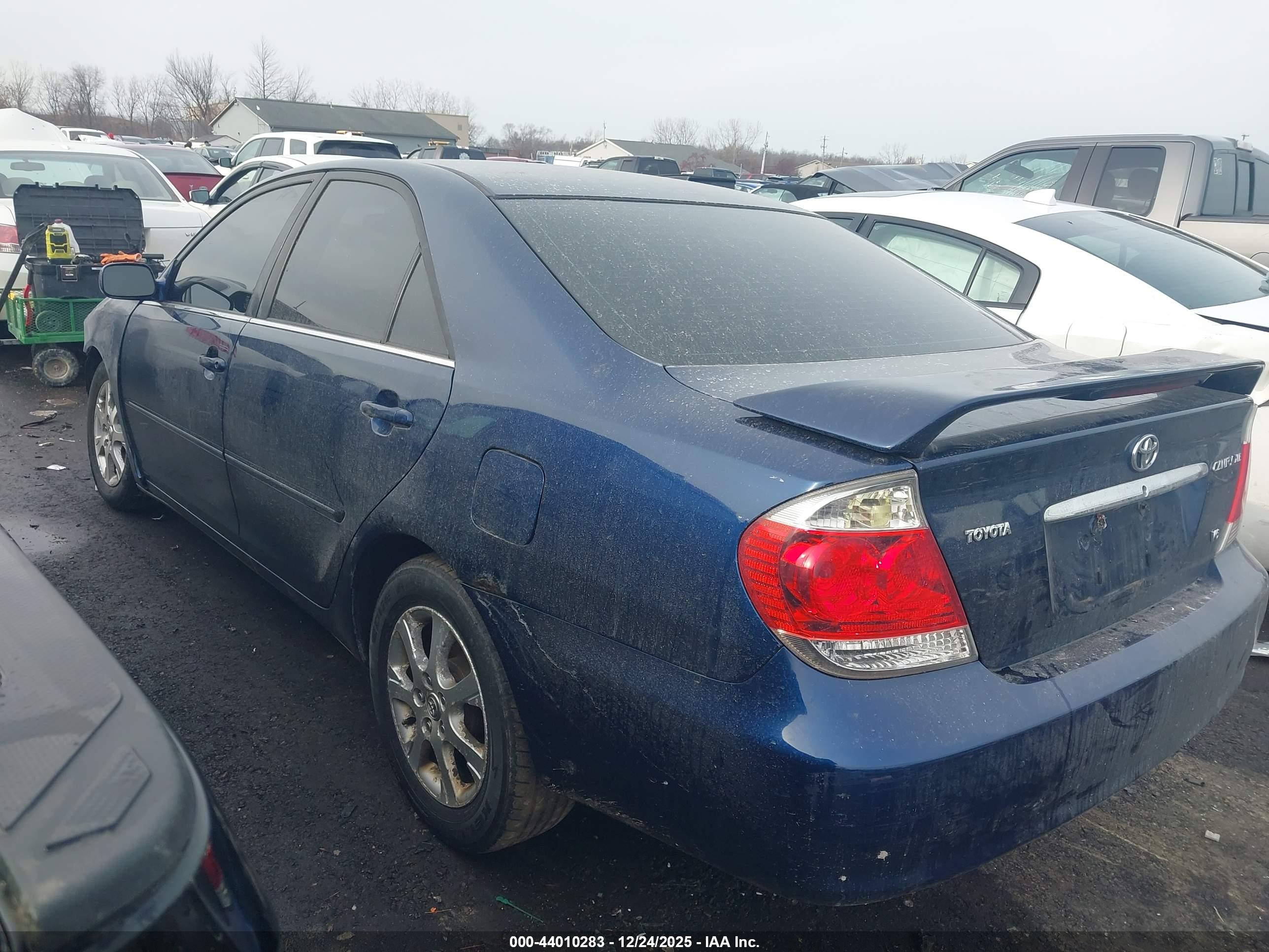 TOYOTA CAMRY image 3