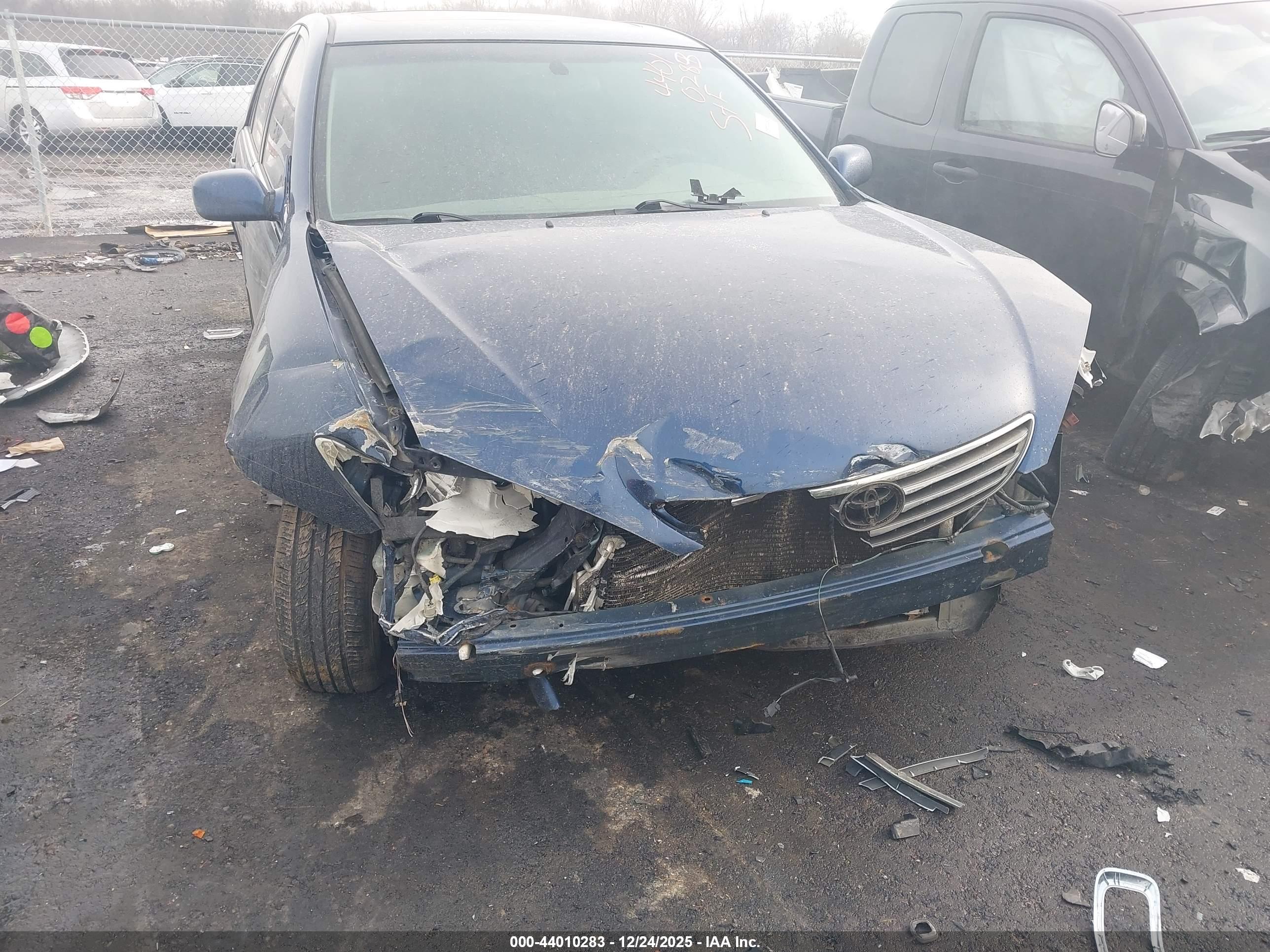 TOYOTA CAMRY image 6