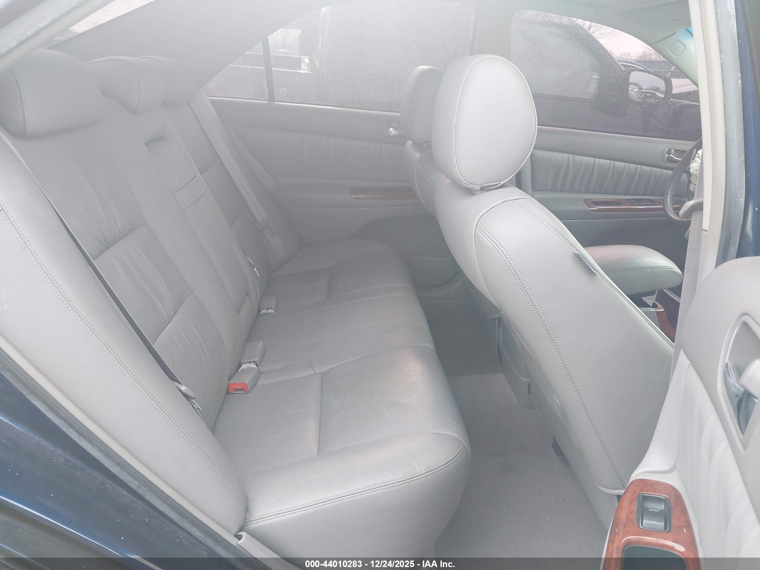 TOYOTA CAMRY image 8