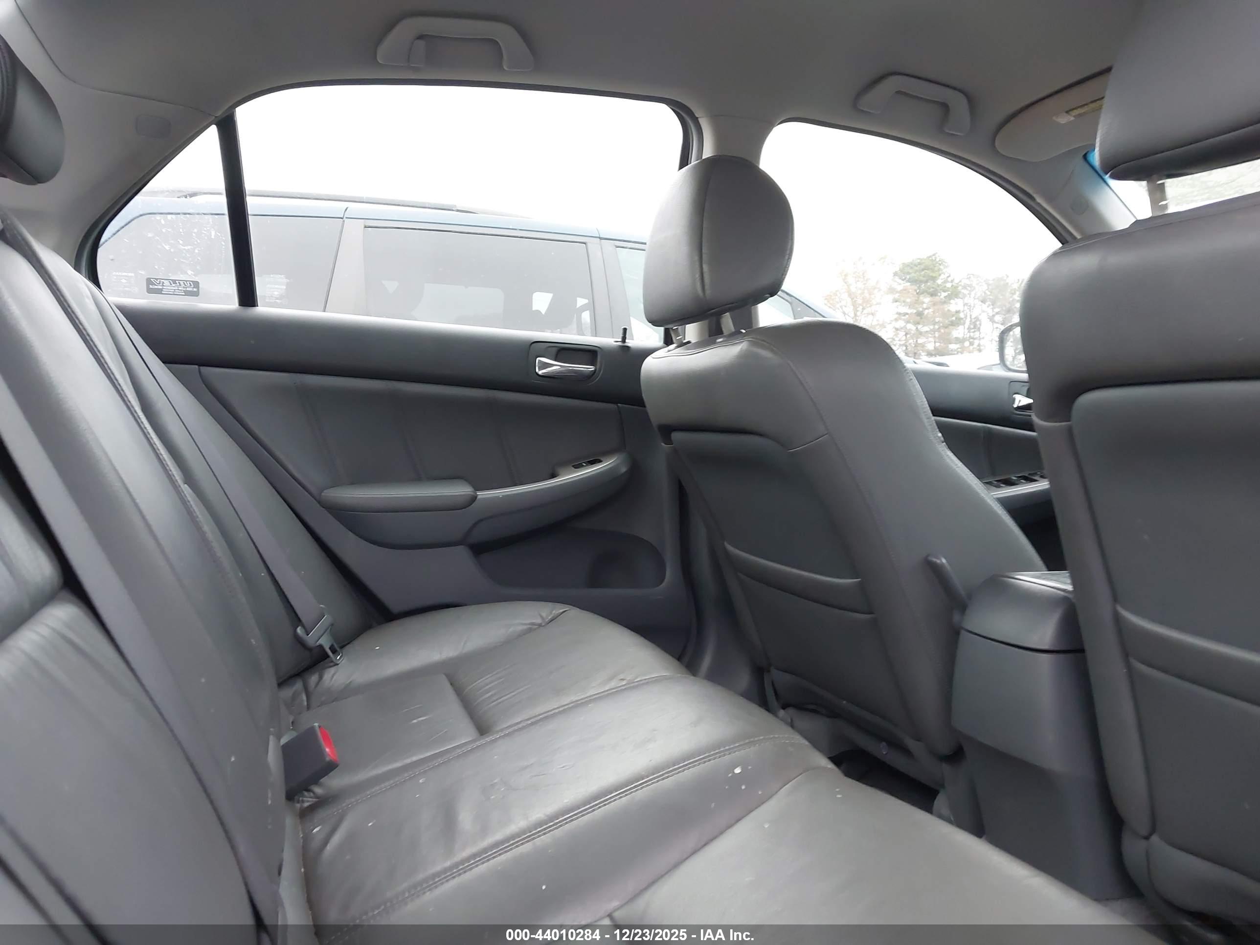 HONDA ACCORD image 8
