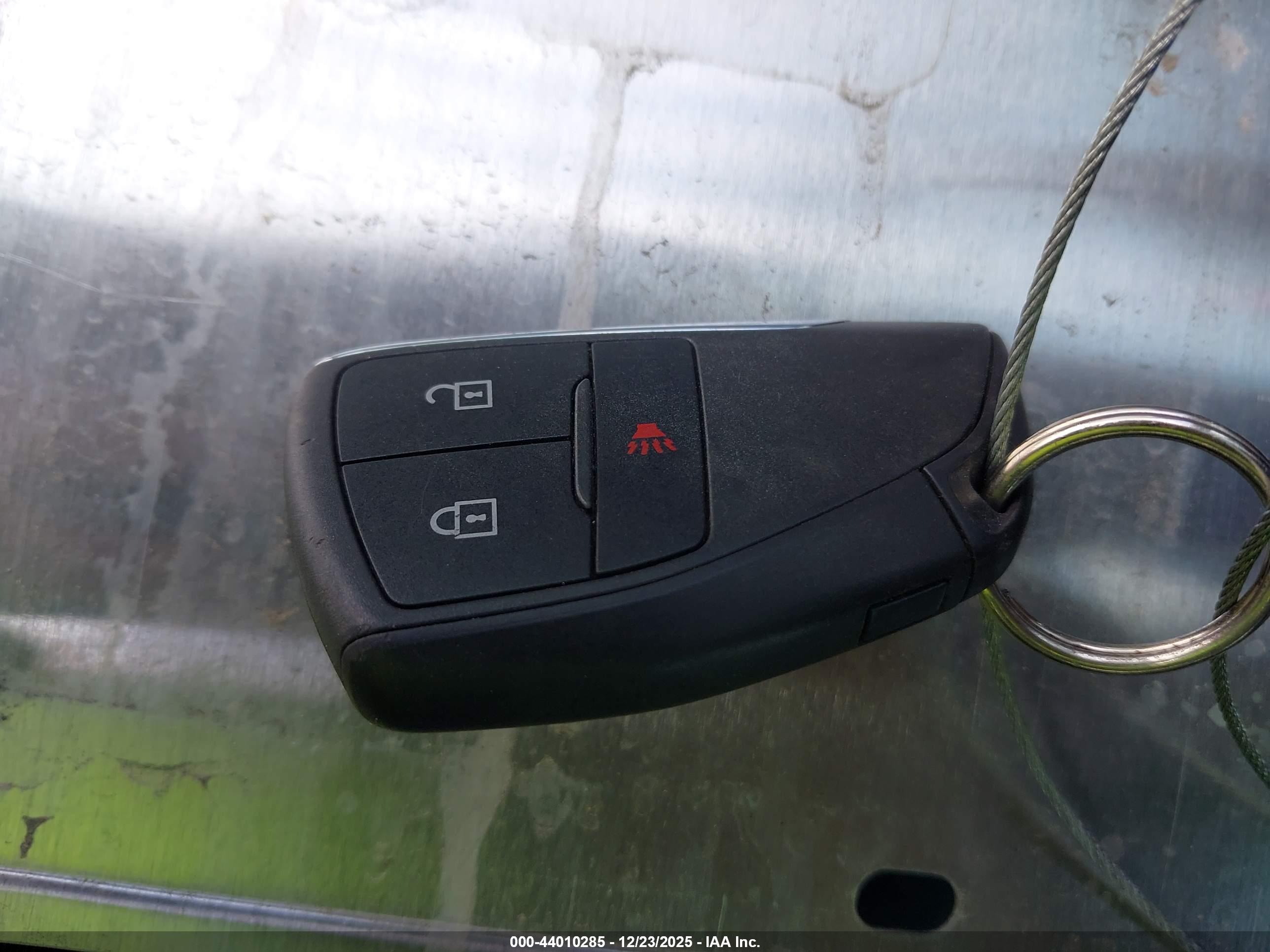 CHEVROLET COLORADO image 11