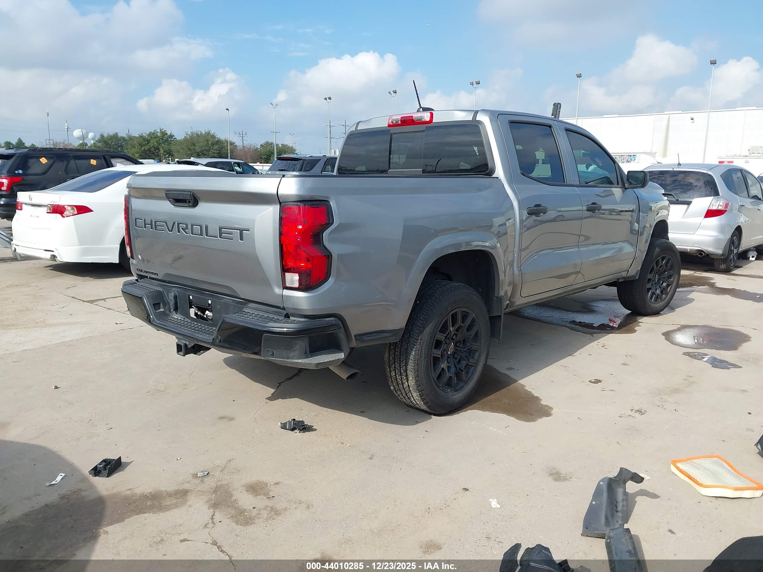 CHEVROLET COLORADO image 4