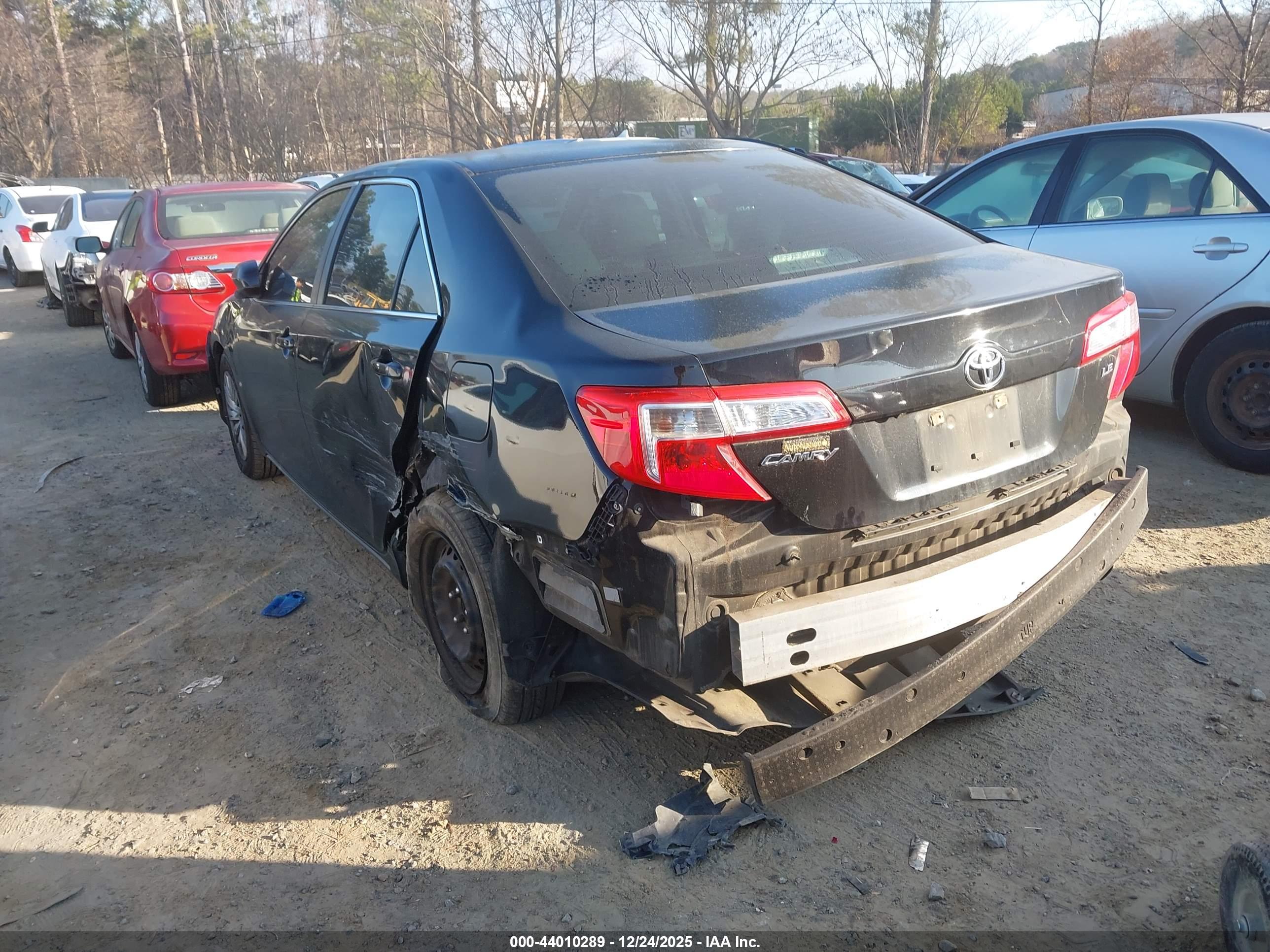 TOYOTA CAMRY image 3