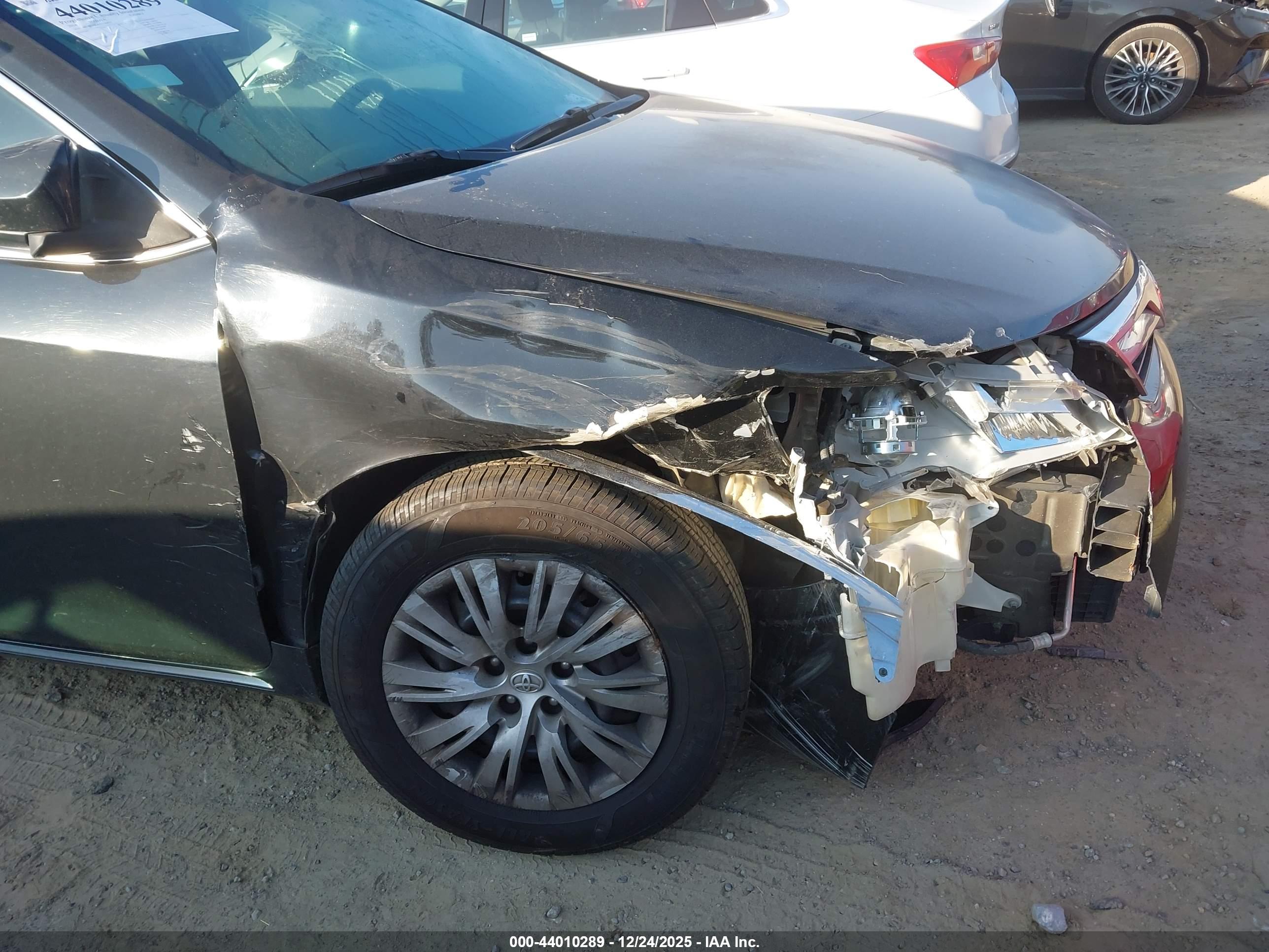 TOYOTA CAMRY image 6