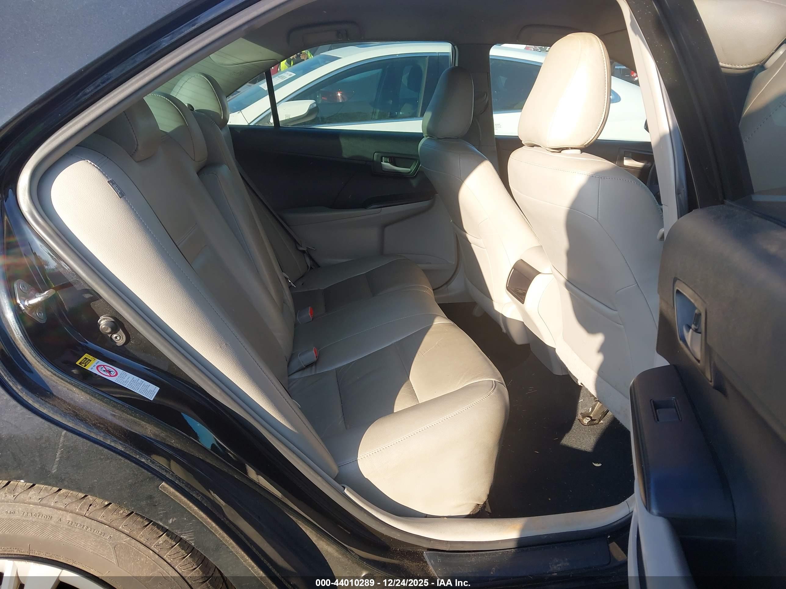 TOYOTA CAMRY image 8