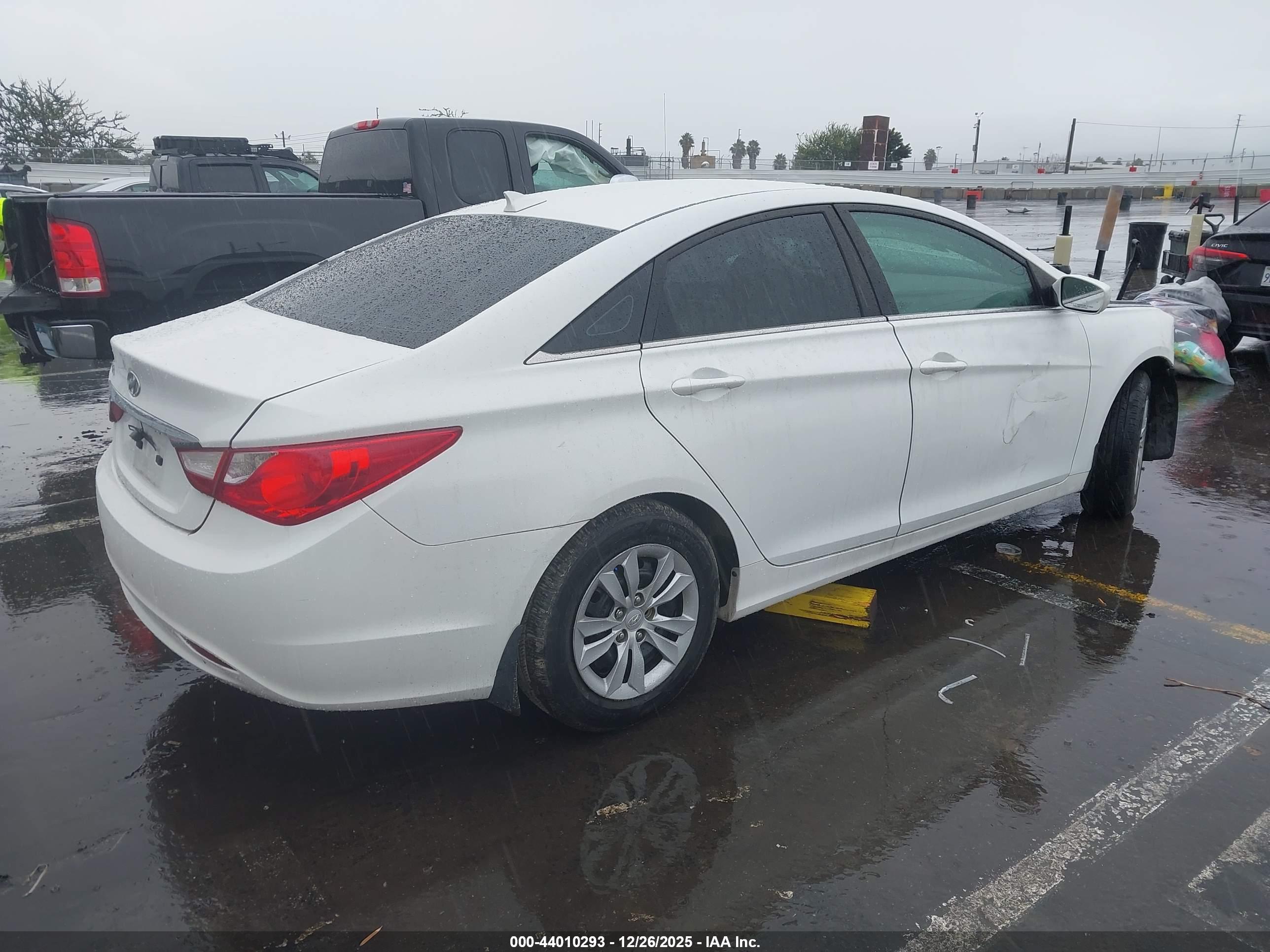 HYUNDAI SONATA image 4