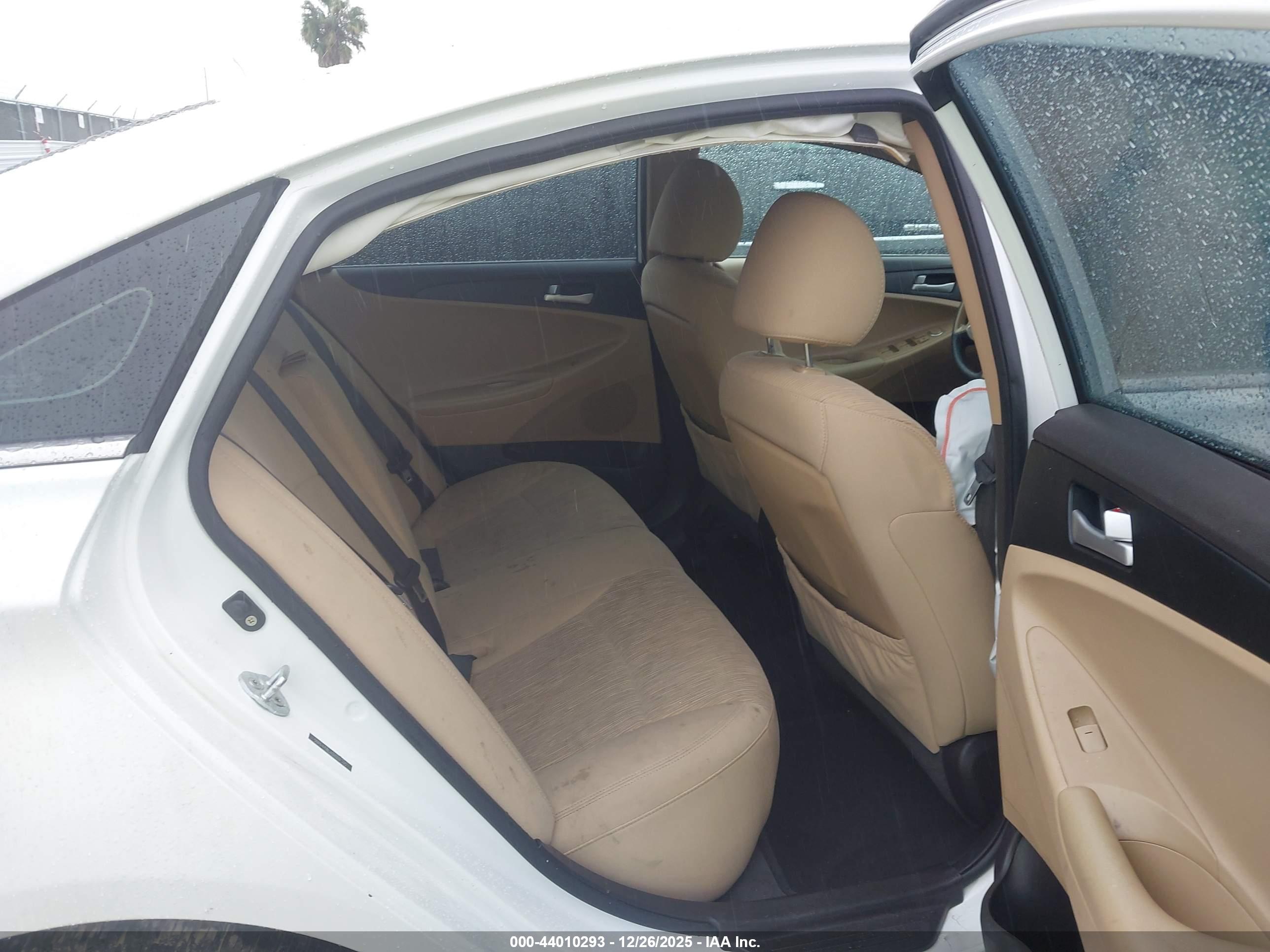 HYUNDAI SONATA image 8