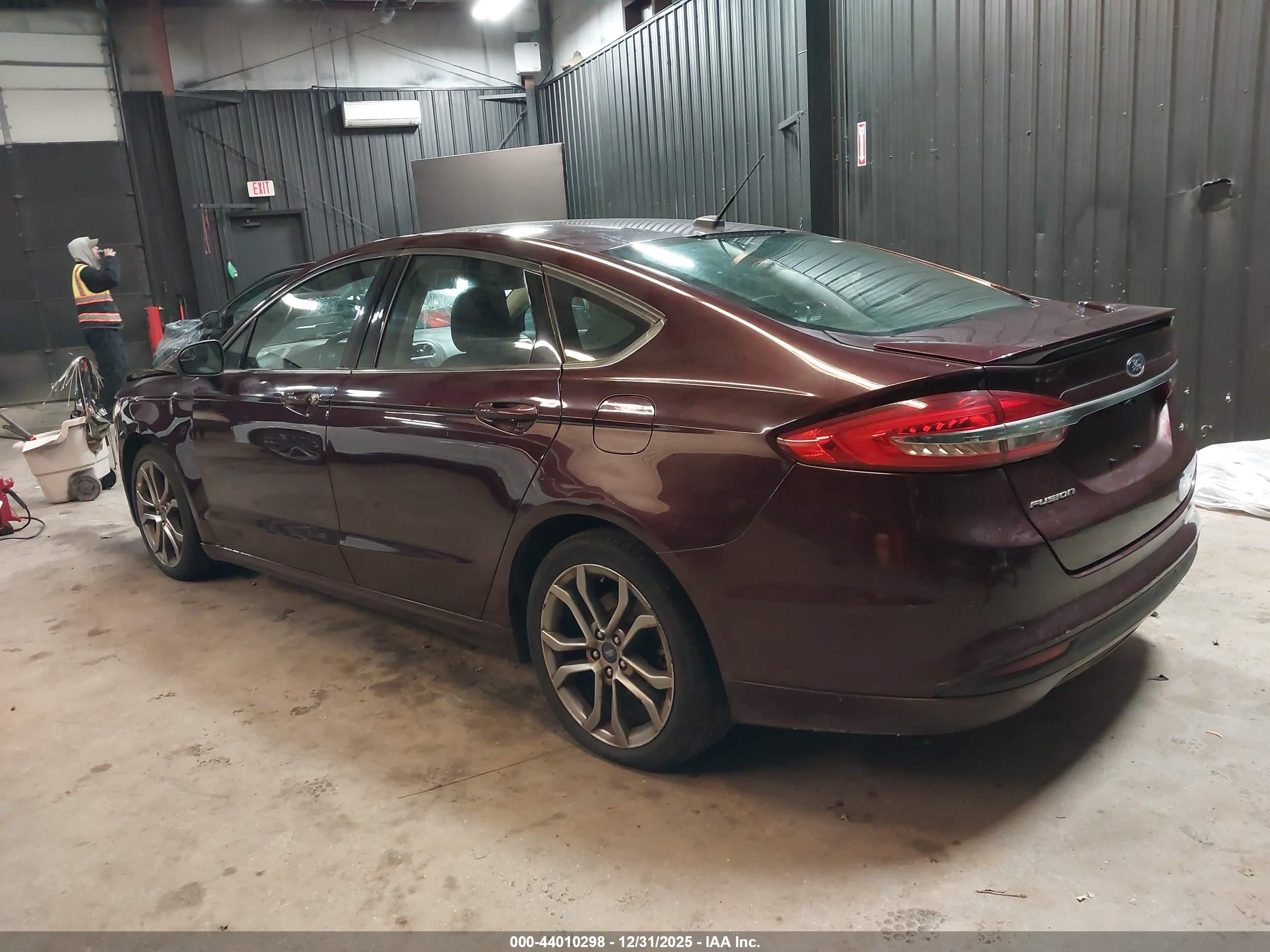 FORD FUSION image 3