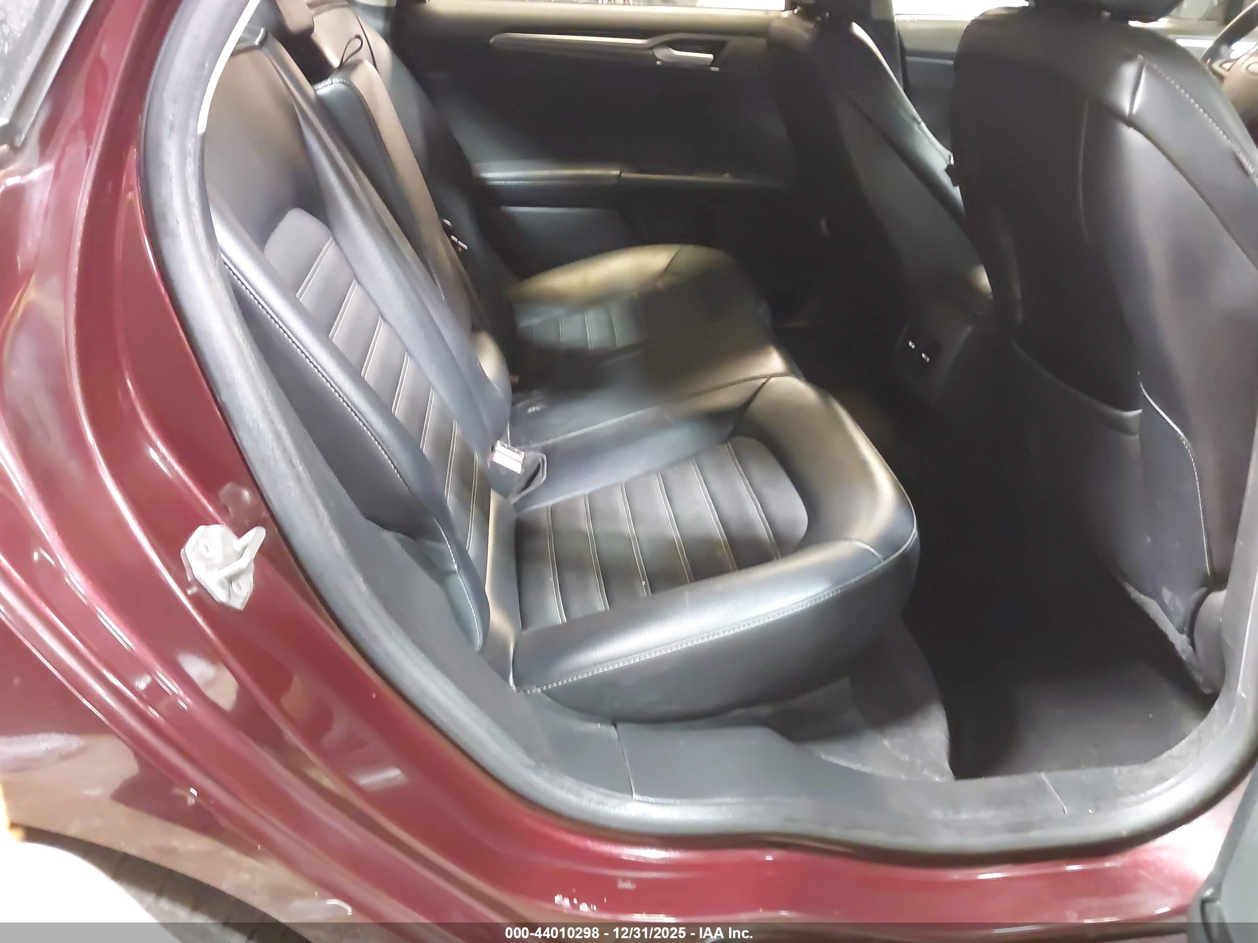 FORD FUSION image 8