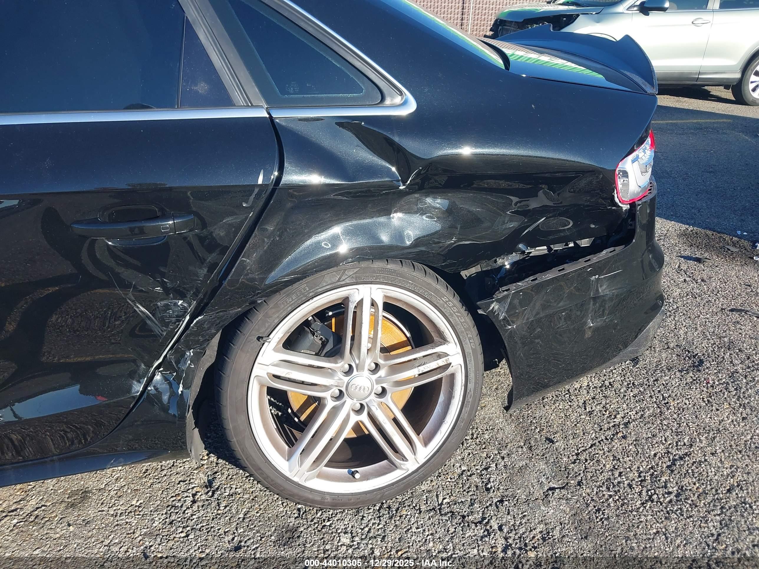 AUDI S4 image 6