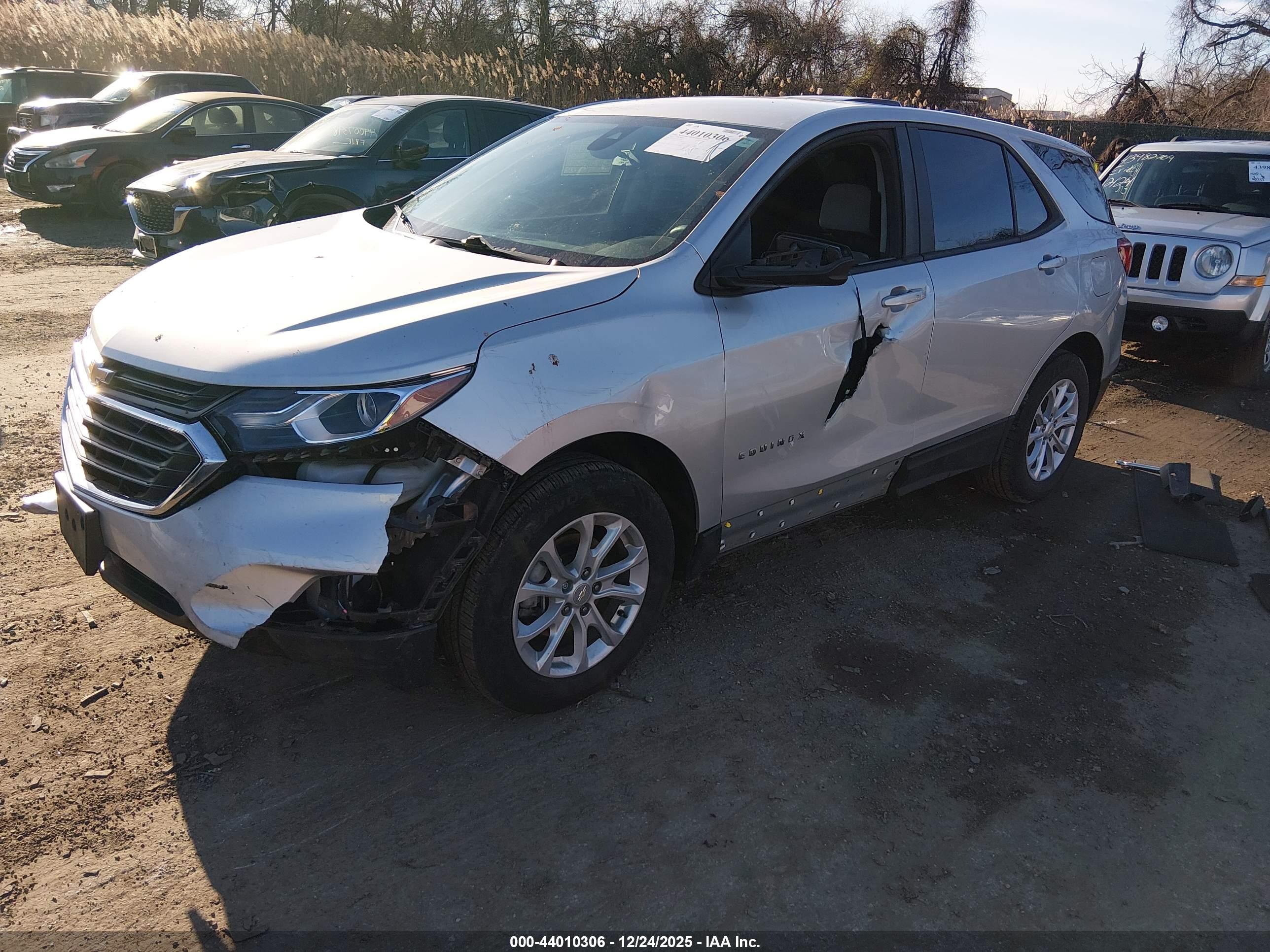 CHEVROLET EQUINOX image 2