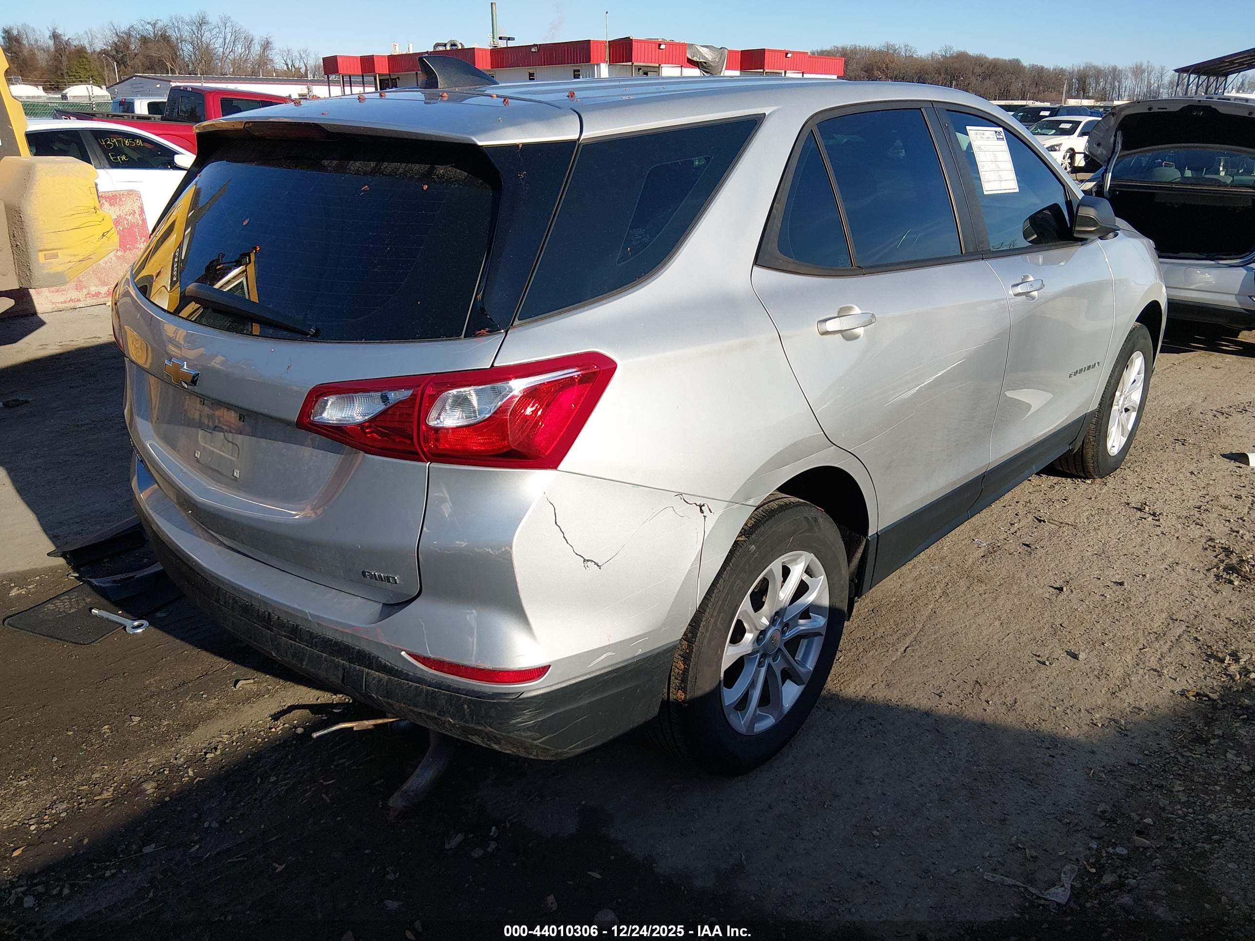 CHEVROLET EQUINOX image 4