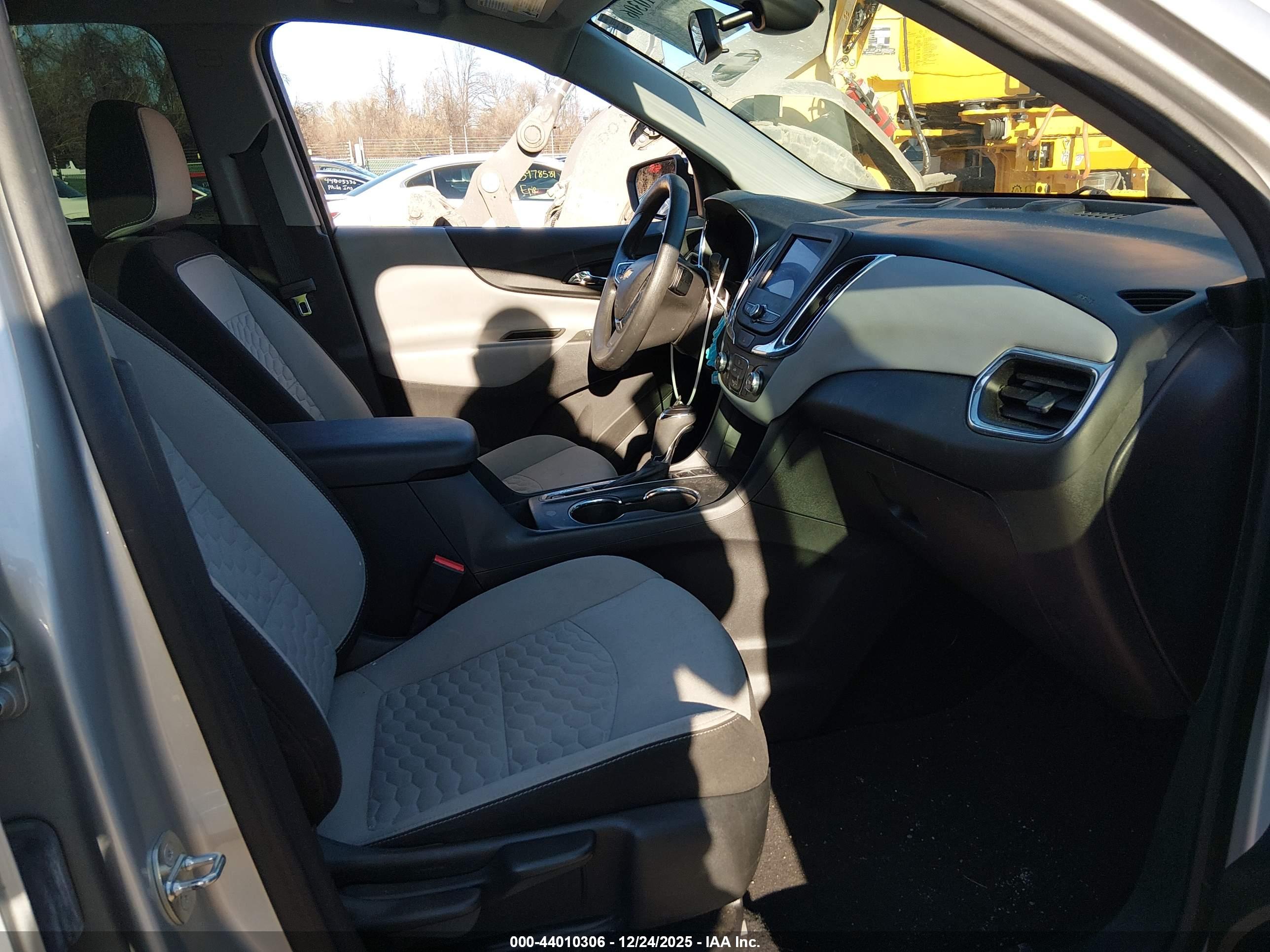 CHEVROLET EQUINOX image 5