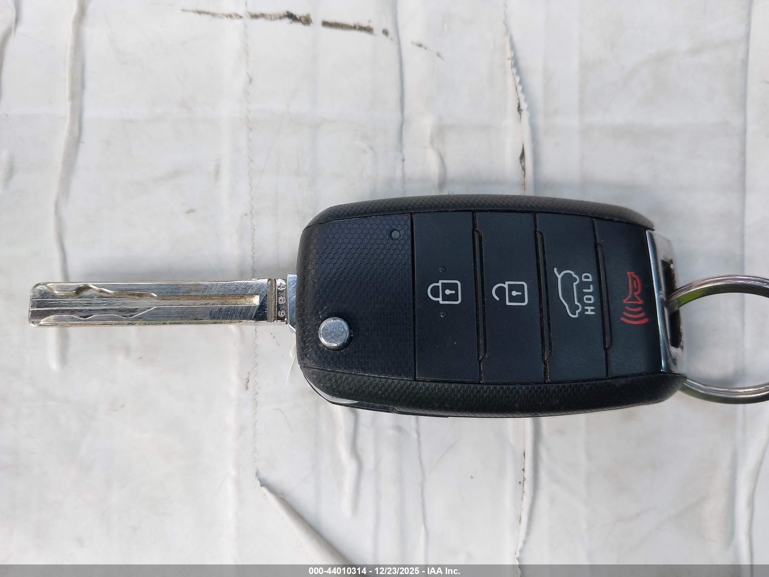 KIA SORENTO image 11