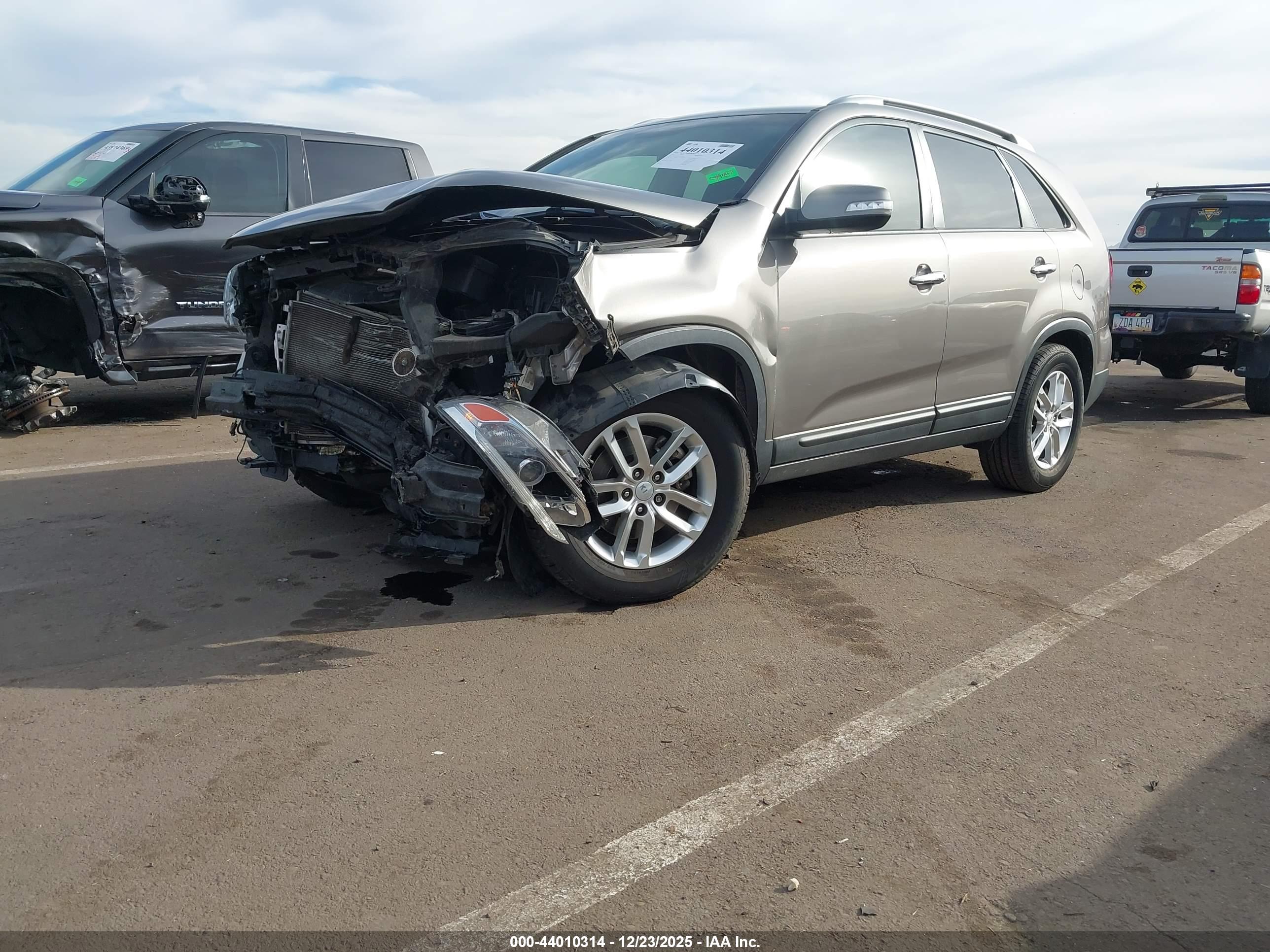 KIA SORENTO image 2