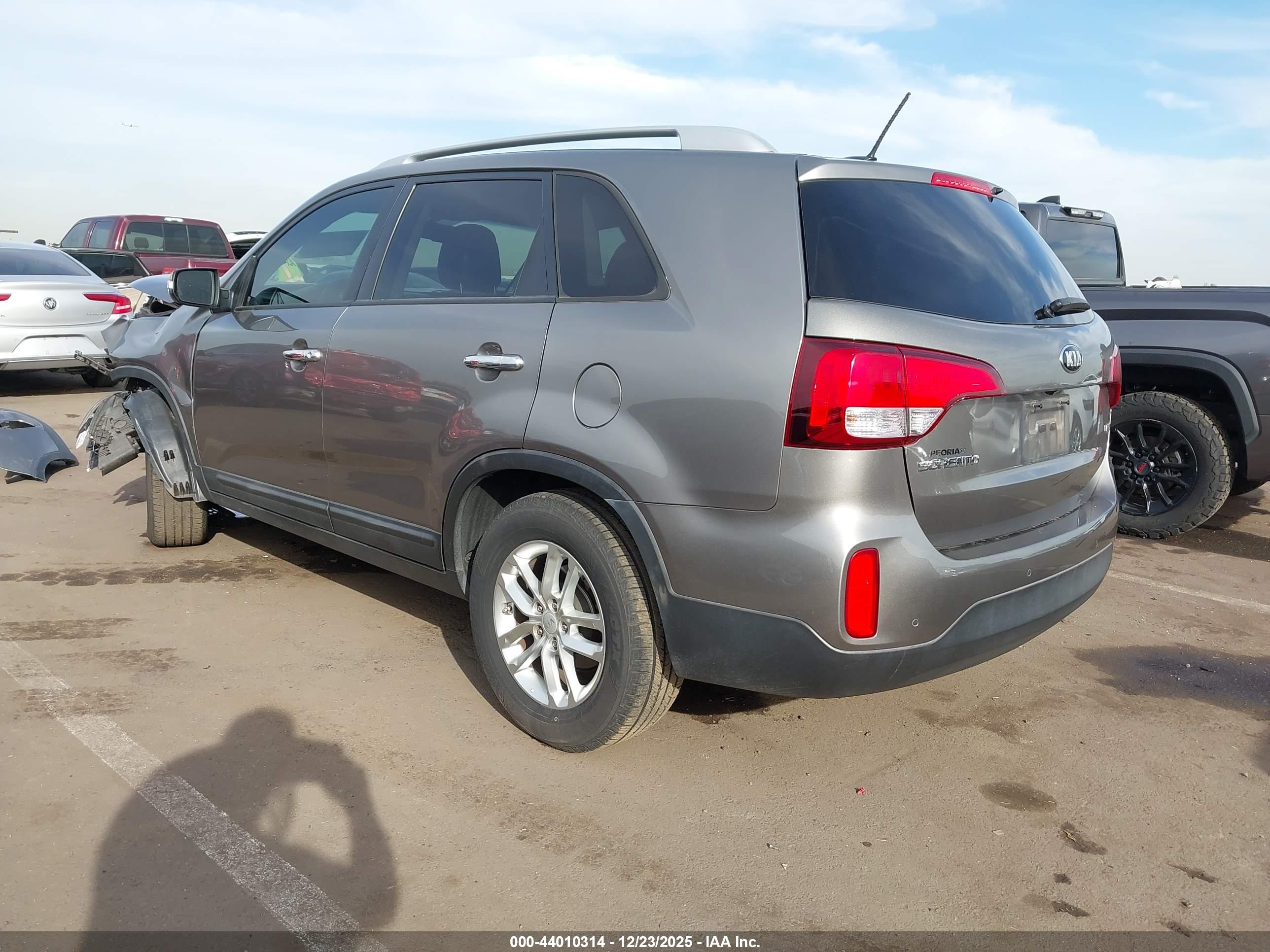 KIA SORENTO image 3