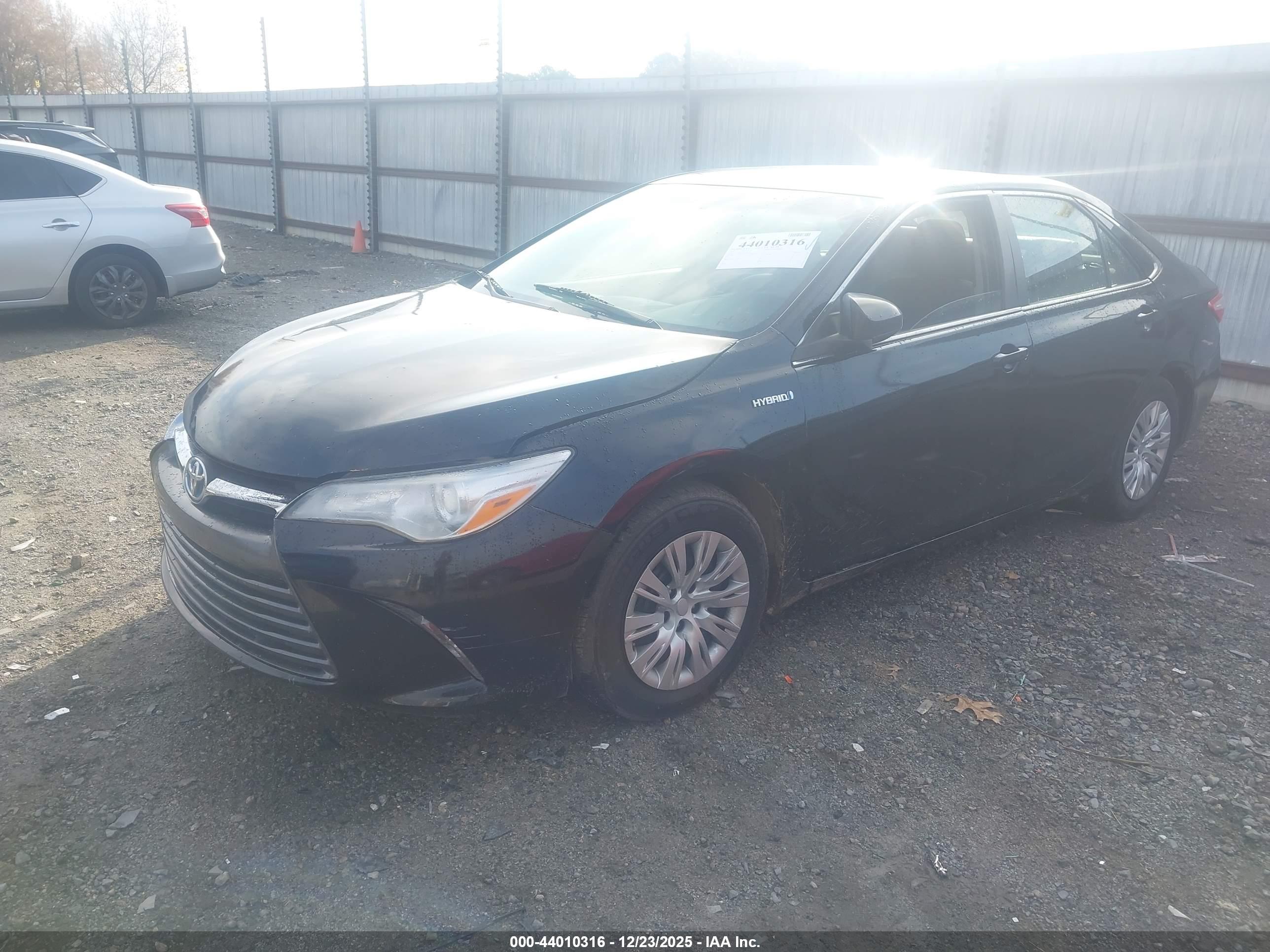 TOYOTA CAMRY image 2