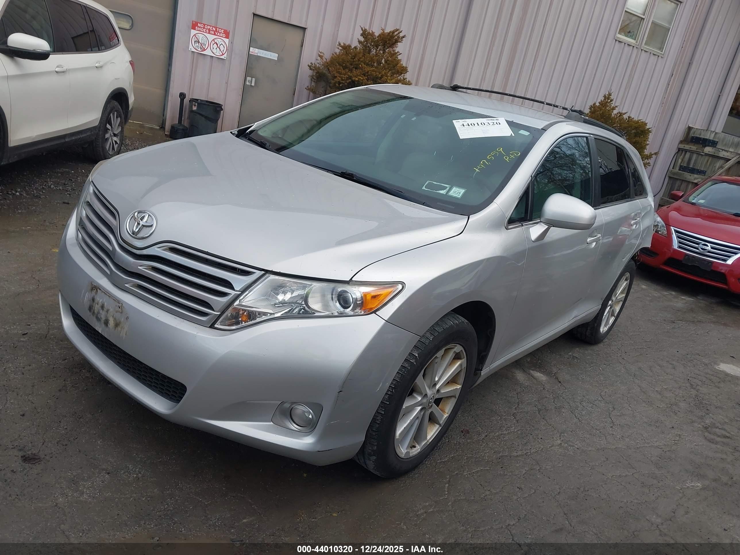 TOYOTA VENZA image 2