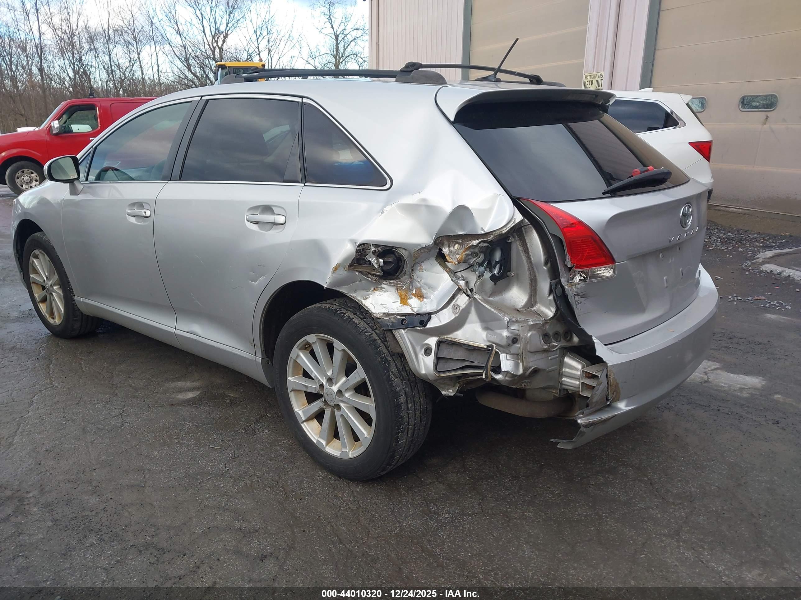 TOYOTA VENZA image 3