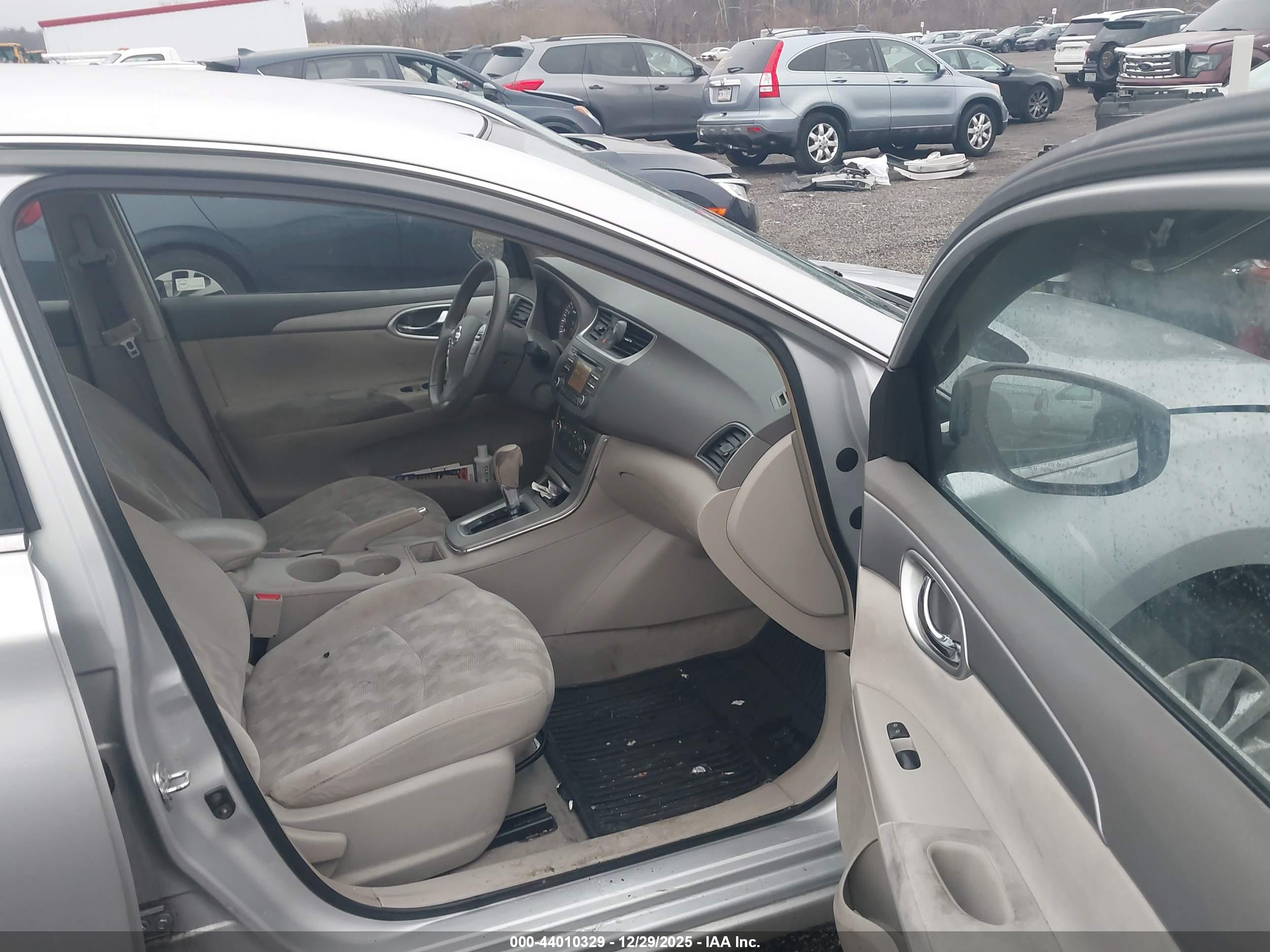 NISSAN SENTRA image 5