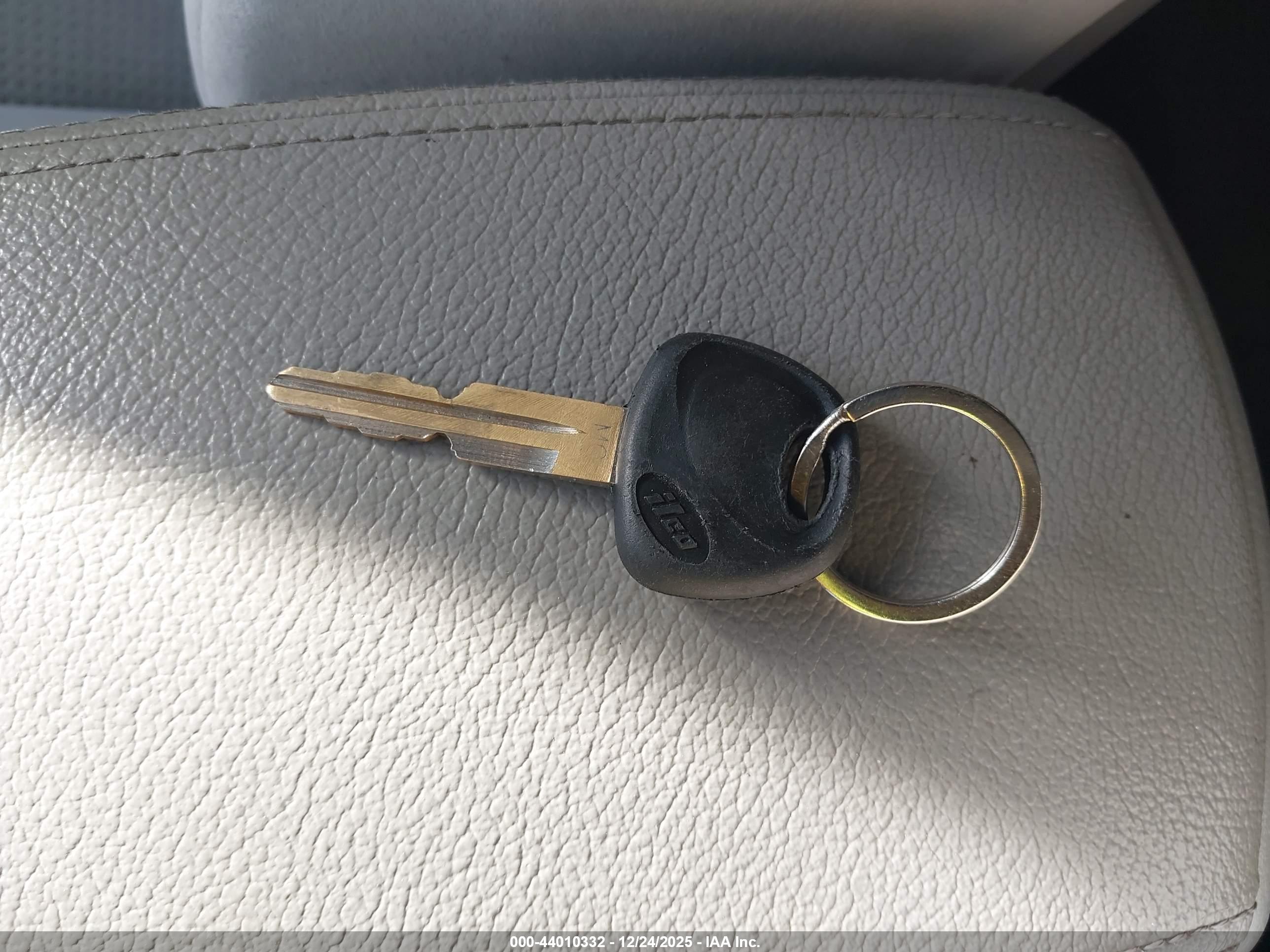 KIA SPECTRA image 11