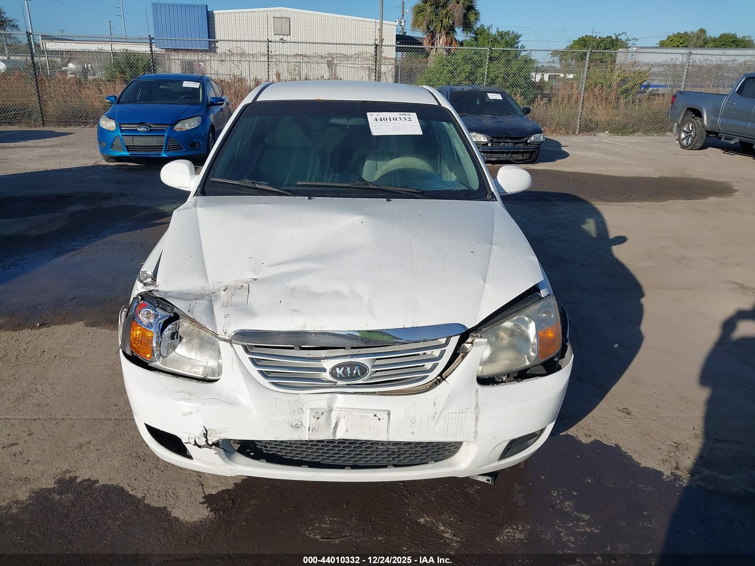 KIA SPECTRA image 6