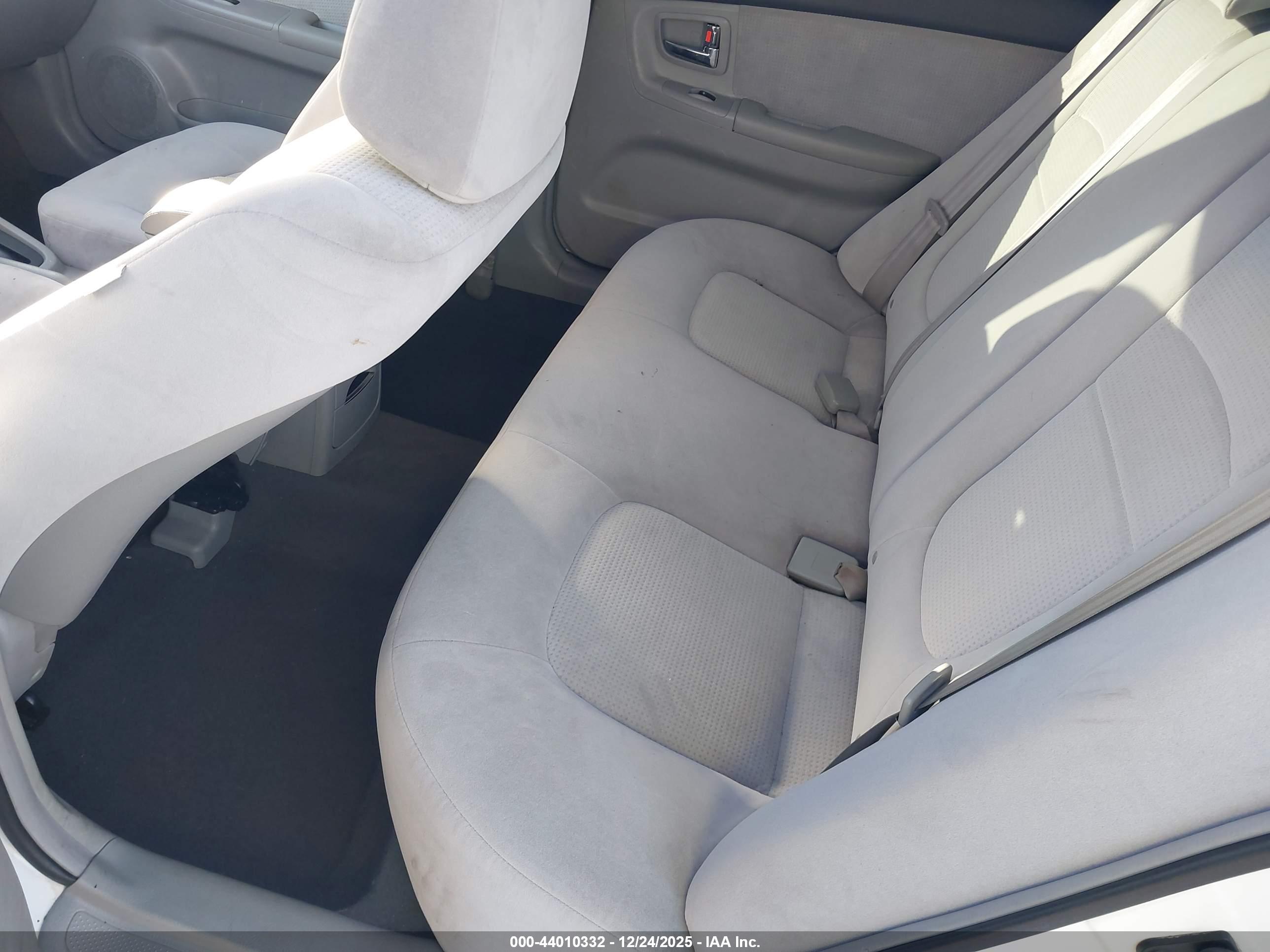 KIA SPECTRA image 8